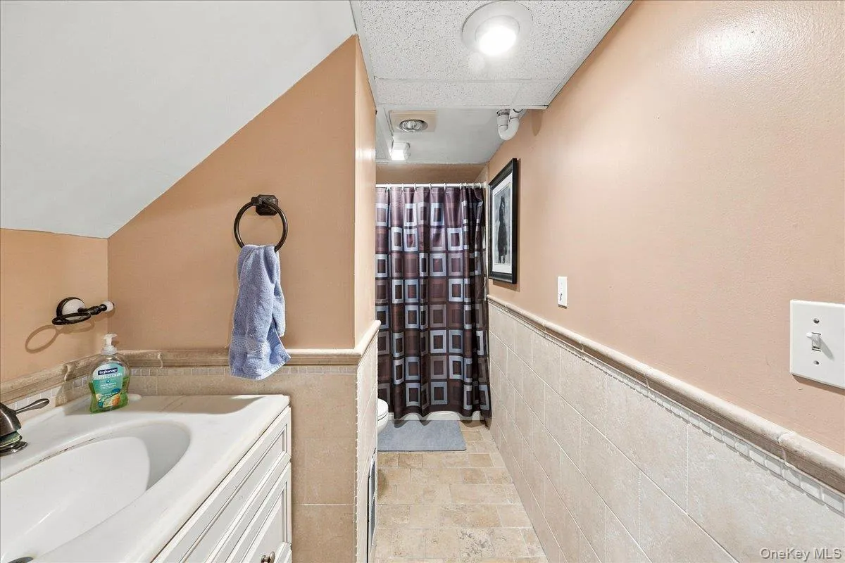 34 Fairfax Road, Fishkill, NY, 3 Bedrooms Bedrooms, 9 Rooms Rooms,2 BathroomsBathrooms,Residential,For Rent,Fairfax,0,1042092 34 Fairfax Road, Fishkill, NY, 3 Bedrooms Bedrooms, 9 Rooms Rooms,2 BathroomsBathrooms,Residential,For Rent,Fairfax,0,1042092