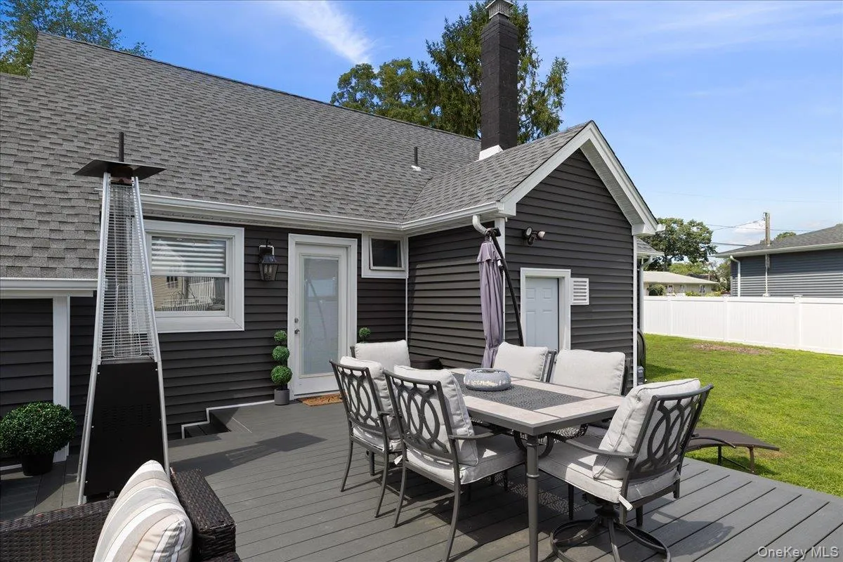 308 Mc Call Avenue, Islip, NY, 3 Bedrooms Bedrooms, 6 Rooms Rooms,2 BathroomsBathrooms,Residential,For Rent,Mc Call,0,1042100 308 Mc Call Avenue, Islip, NY, 3 Bedrooms Bedrooms, 6 Rooms Rooms,2 BathroomsBathrooms,Residential,For Rent,Mc Call,0,1042100