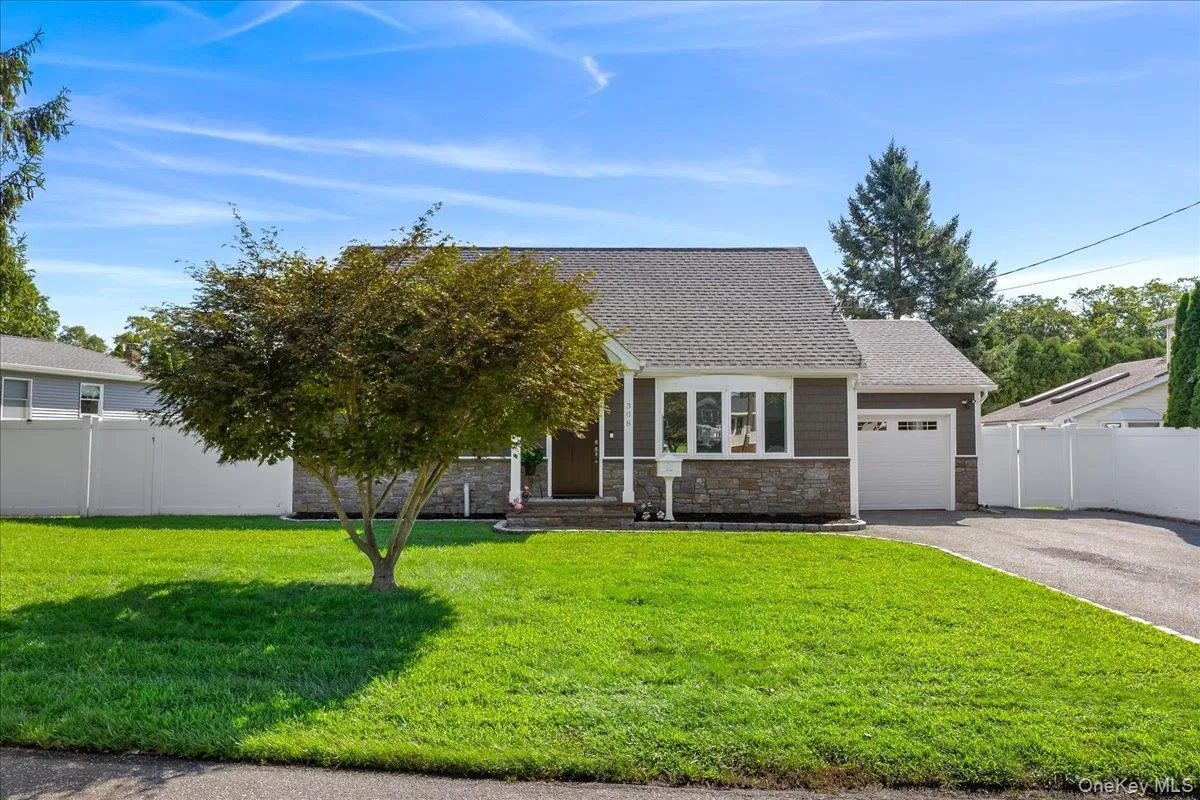 308 Mc Call Avenue, Islip, NY, 3 Bedrooms Bedrooms, 6 Rooms Rooms,2 BathroomsBathrooms,Residential,For Rent,Mc Call,0,1042100 308 Mc Call Avenue, Islip, NY, 3 Bedrooms Bedrooms, 6 Rooms Rooms,2 BathroomsBathrooms,Residential,For Rent,Mc Call,0,1042100
