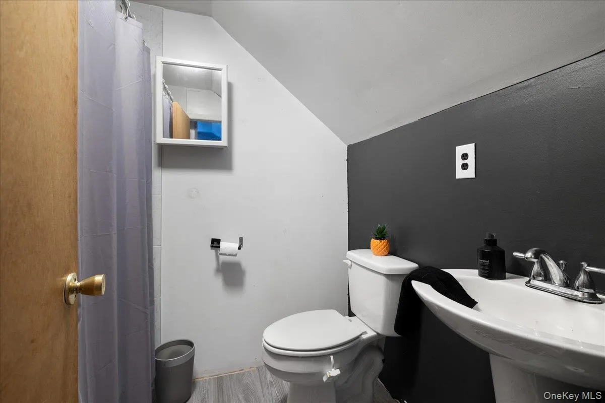 308 Mc Call Avenue, Islip, NY, 3 Bedrooms Bedrooms, 6 Rooms Rooms,2 BathroomsBathrooms,Residential,For Rent,Mc Call,0,1042100 308 Mc Call Avenue, Islip, NY, 3 Bedrooms Bedrooms, 6 Rooms Rooms,2 BathroomsBathrooms,Residential,For Rent,Mc Call,0,1042100