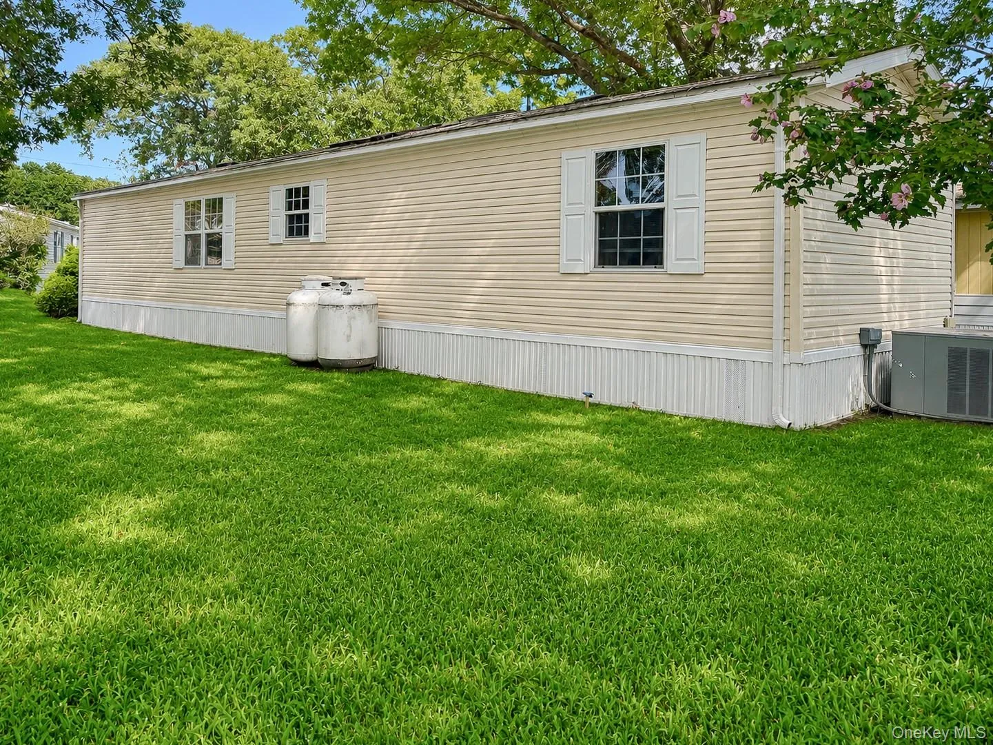 37 Hubbard, Riverhead, NY, 2 Bedrooms Bedrooms, 5 Rooms Rooms,1 BathroomBathrooms,Residential,For Rent,Hubbard,0,1042106 37 Hubbard, Riverhead, NY, 2 Bedrooms Bedrooms, 5 Rooms Rooms,1 BathroomBathrooms,Residential,For Rent,Hubbard,0,1042106