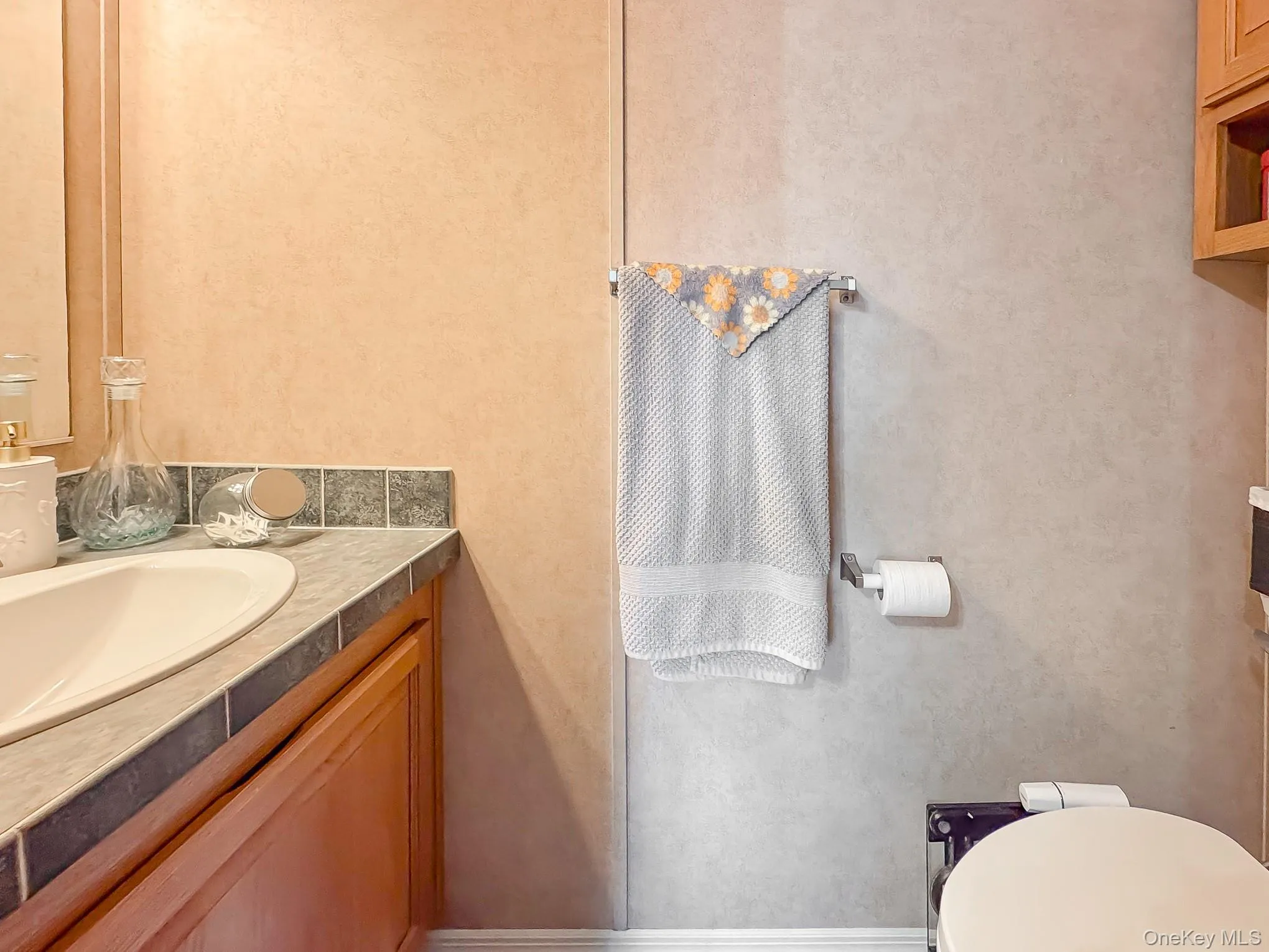 37 Hubbard, Riverhead, NY, 2 Bedrooms Bedrooms, 5 Rooms Rooms,1 BathroomBathrooms,Residential,For Rent,Hubbard,0,1042106 37 Hubbard, Riverhead, NY, 2 Bedrooms Bedrooms, 5 Rooms Rooms,1 BathroomBathrooms,Residential,For Rent,Hubbard,0,1042106