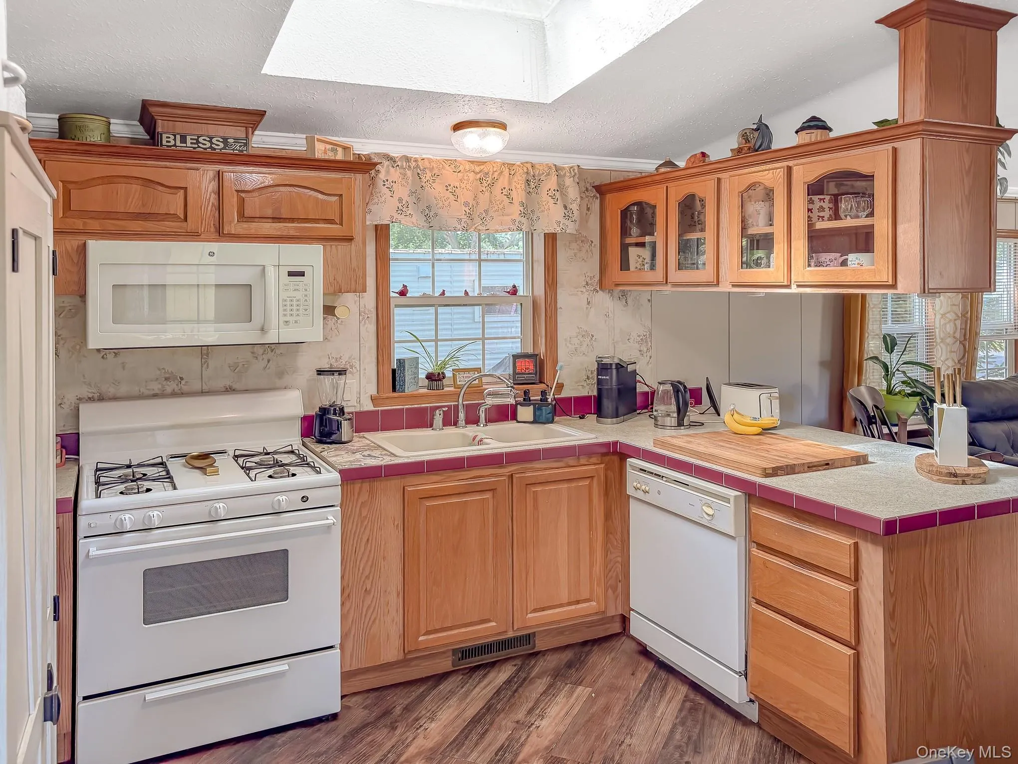 37 Hubbard, Riverhead, NY, 2 Bedrooms Bedrooms, 5 Rooms Rooms,1 BathroomBathrooms,Residential,For Rent,Hubbard,0,1042106 37 Hubbard, Riverhead, NY, 2 Bedrooms Bedrooms, 5 Rooms Rooms,1 BathroomBathrooms,Residential,For Rent,Hubbard,0,1042106