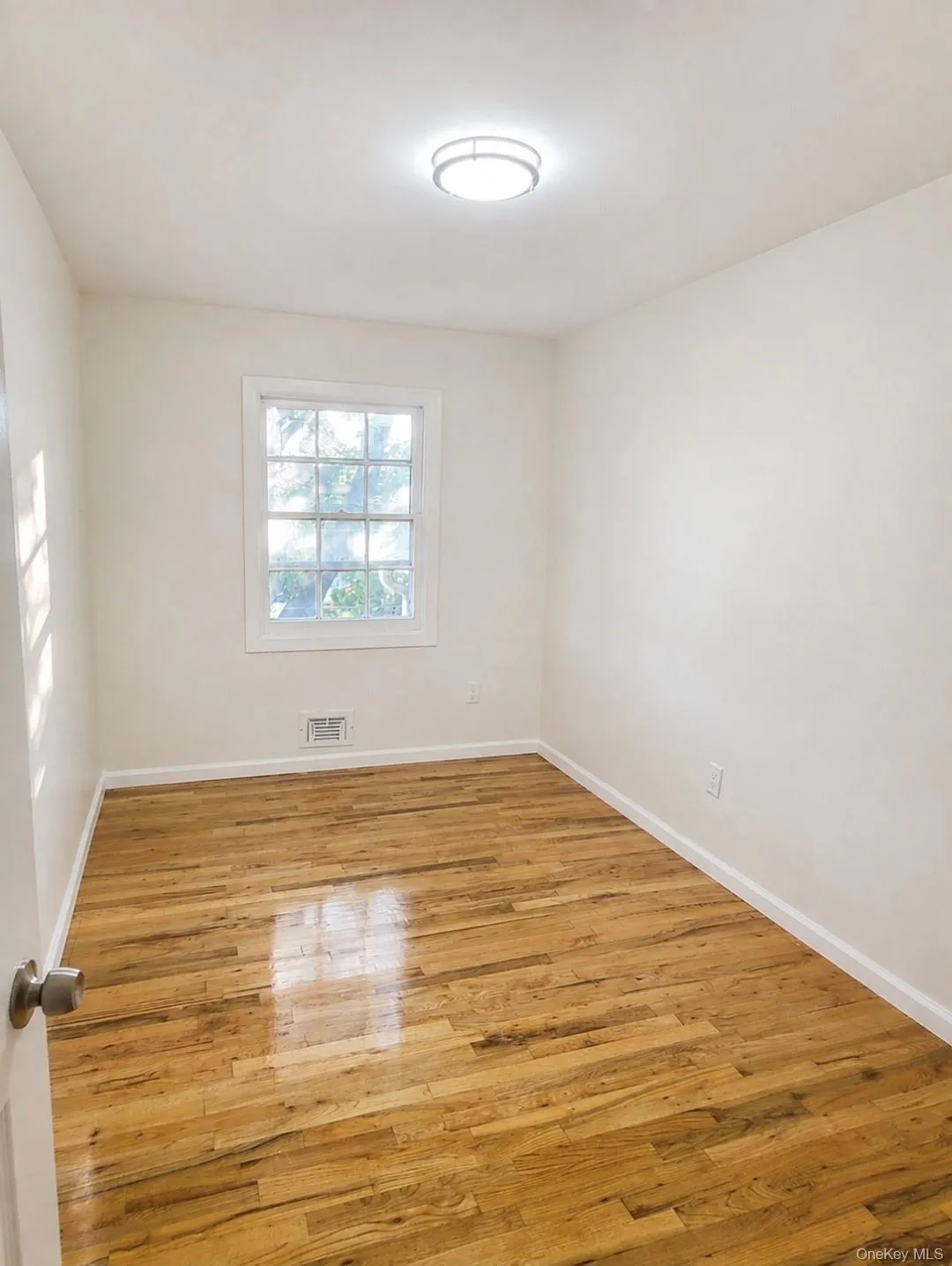 2nd Bedroom 2nd Bedroom