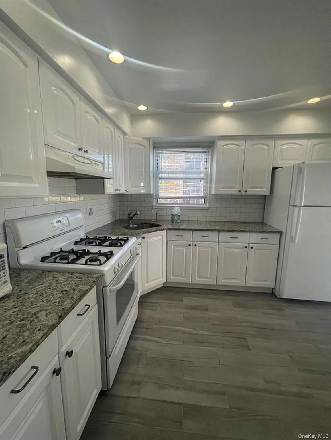 4304 72nd Street, New York, NY, 3 Bedrooms Bedrooms, 5 Rooms Rooms,2 BathroomsBathrooms,Residential Lease,For Rent,72nd,0,1042122 4304 72nd Street, New York, NY, 3 Bedrooms Bedrooms, 5 Rooms Rooms,2 BathroomsBathrooms,Residential Lease,For Rent,72nd,0,1042122