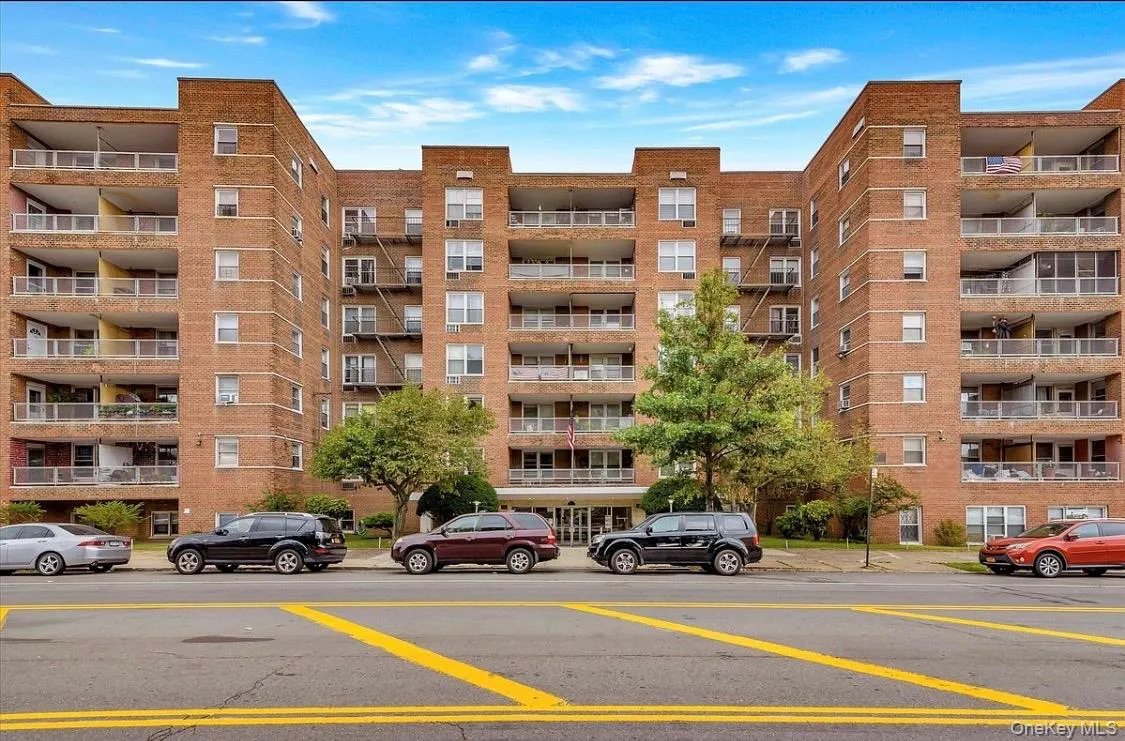 60-11 Broadway, New York, NY, 1 Bedroom Bedrooms, 3 Rooms Rooms,1 BathroomBathrooms,Residential,For Rent,Broadway,0,1042123 60-11 Broadway, New York, NY, 1 Bedroom Bedrooms, 3 Rooms Rooms,1 BathroomBathrooms,Residential,For Rent,Broadway,0,1042123
