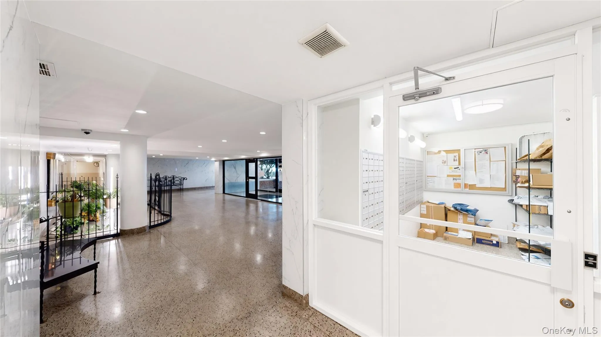 60-11 Broadway, New York, NY, 1 Bedroom Bedrooms, 3 Rooms Rooms,1 BathroomBathrooms,Residential,For Rent,Broadway,0,1042123 60-11 Broadway, New York, NY, 1 Bedroom Bedrooms, 3 Rooms Rooms,1 BathroomBathrooms,Residential,For Rent,Broadway,0,1042123