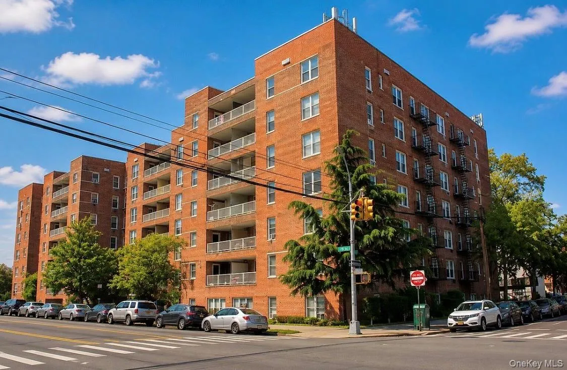 60-11 Broadway, New York, NY, 1 Bedroom Bedrooms, 3 Rooms Rooms,1 BathroomBathrooms,Residential,For Rent,Broadway,0,1042123 60-11 Broadway, New York, NY, 1 Bedroom Bedrooms, 3 Rooms Rooms,1 BathroomBathrooms,Residential,For Rent,Broadway,0,1042123