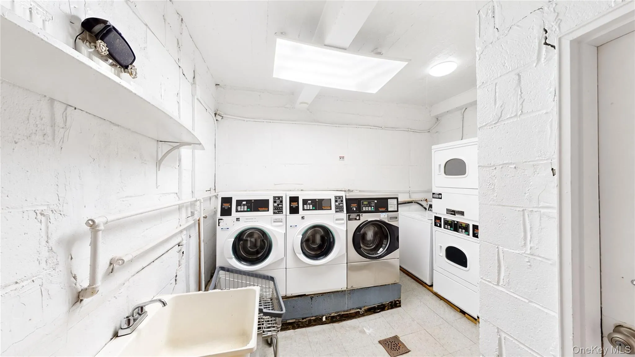 60-11 Broadway, New York, NY, 1 Bedroom Bedrooms, 3 Rooms Rooms,1 BathroomBathrooms,Residential,For Rent,Broadway,0,1042123 60-11 Broadway, New York, NY, 1 Bedroom Bedrooms, 3 Rooms Rooms,1 BathroomBathrooms,Residential,For Rent,Broadway,0,1042123