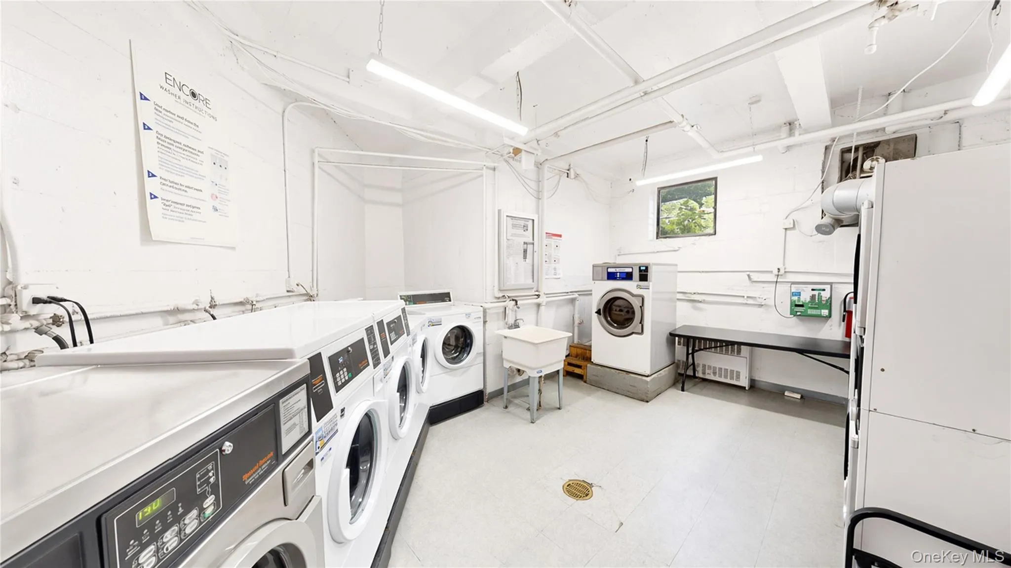60-11 Broadway, New York, NY, 1 Bedroom Bedrooms, 3 Rooms Rooms,1 BathroomBathrooms,Residential,For Rent,Broadway,0,1042123 60-11 Broadway, New York, NY, 1 Bedroom Bedrooms, 3 Rooms Rooms,1 BathroomBathrooms,Residential,For Rent,Broadway,0,1042123