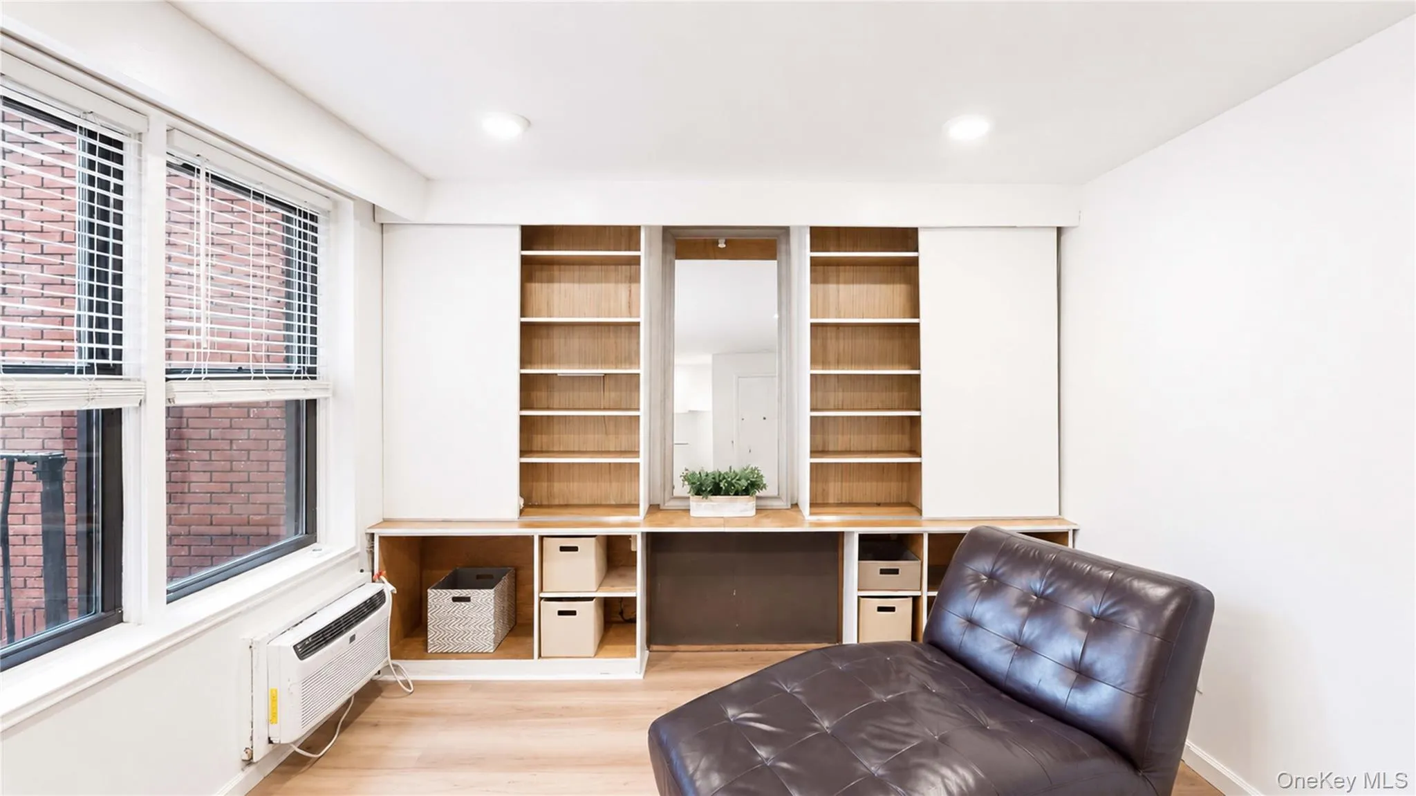 50-21 39th Place, New York, NY, 2 Rooms Rooms,1 BathroomBathrooms,Residential,For Rent,39th,0,1042124 50-21 39th Place, New York, NY, 2 Rooms Rooms,1 BathroomBathrooms,Residential,For Rent,39th,0,1042124