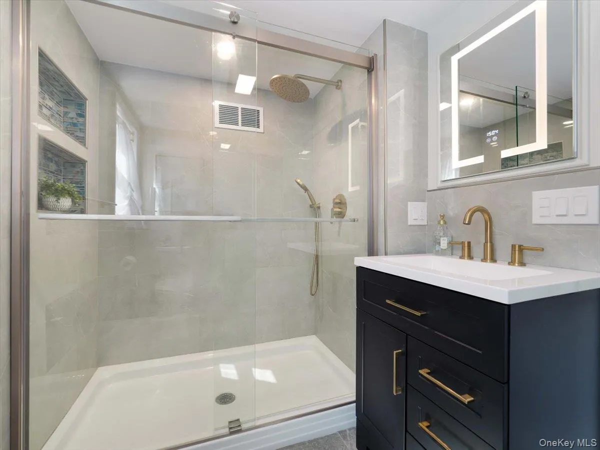 2nd floor renovated full bath 2nd floor renovated full bath