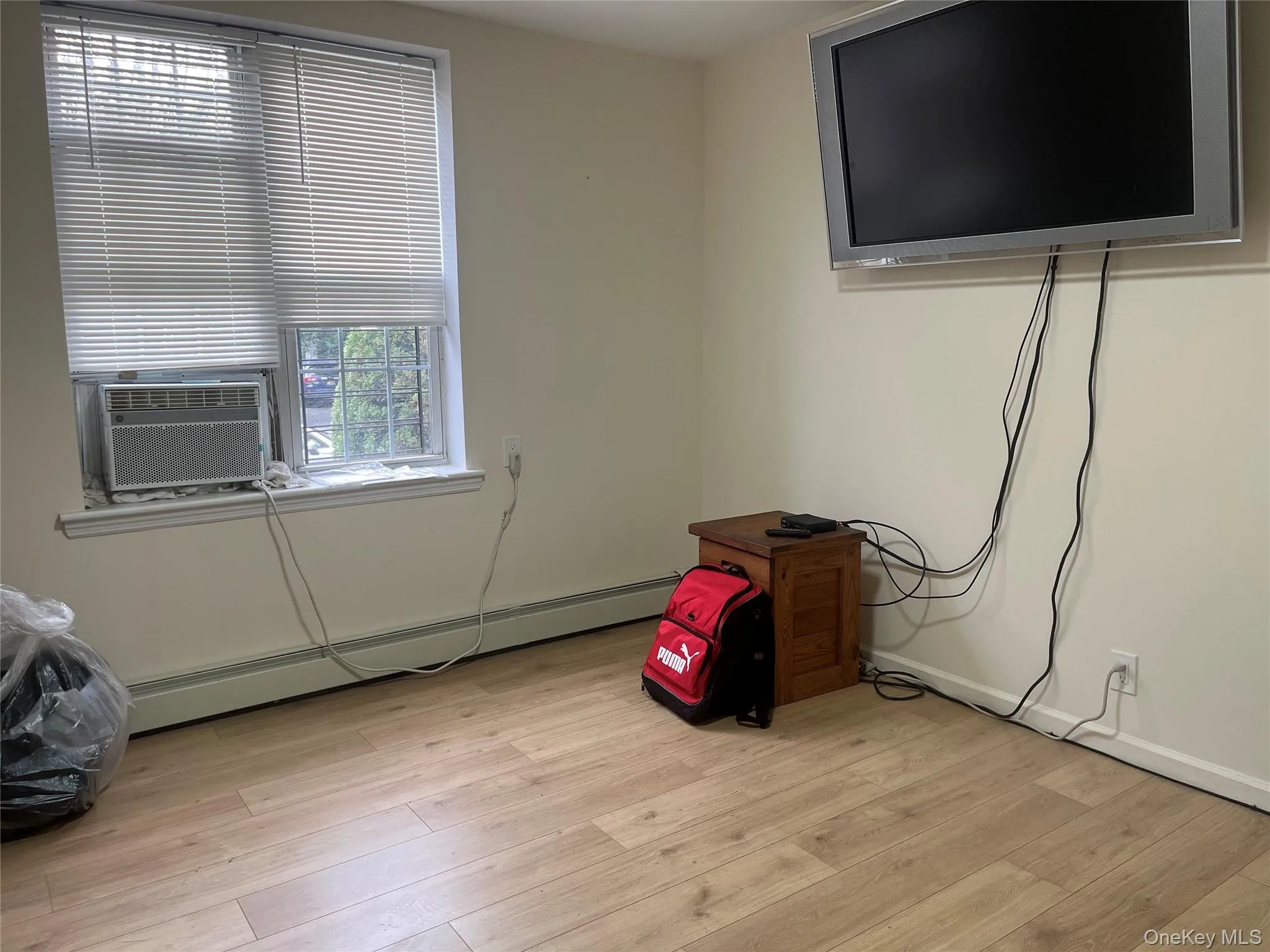 208-10A 39 Avenue, New York, NY, 3 Bedrooms Bedrooms, 5 Rooms Rooms,1 BathroomBathrooms,Residential Lease,For Rent,39,0,1042129 208-10A 39 Avenue, New York, NY, 3 Bedrooms Bedrooms, 5 Rooms Rooms,1 BathroomBathrooms,Residential Lease,For Rent,39,0,1042129