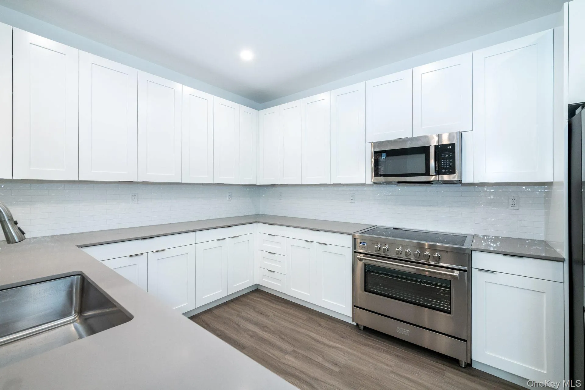 15 Parkview Avenue, Yonkers, NY, 1 Bedroom Bedrooms, 3 Rooms Rooms,1 BathroomBathrooms,Residential Lease,For Rent,Parkview,0,1042130 15 Parkview Avenue, Yonkers, NY, 1 Bedroom Bedrooms, 3 Rooms Rooms,1 BathroomBathrooms,Residential Lease,For Rent,Parkview,0,1042130