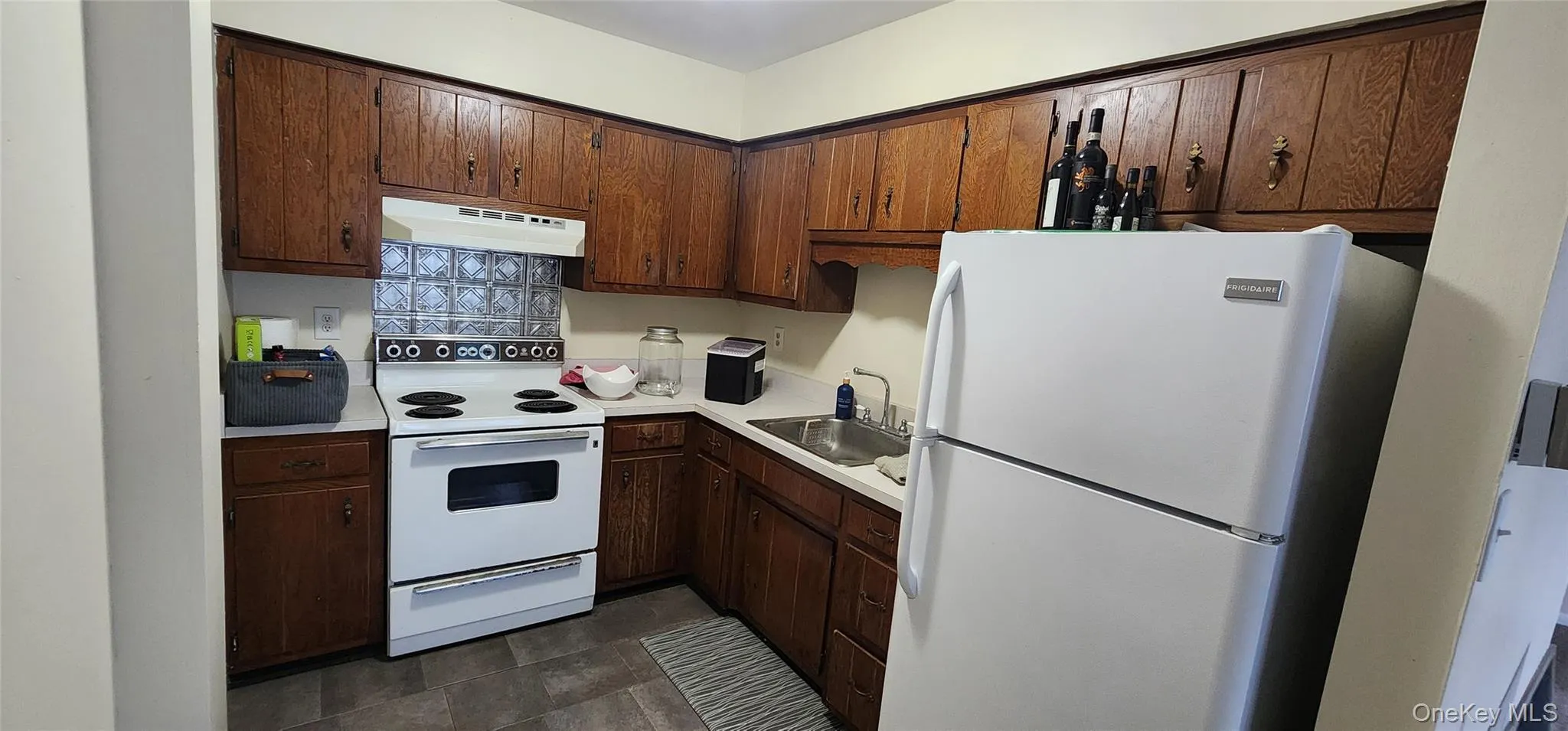 26 RAILROAD Avenue, Montgomery, NY, 1 Bedroom Bedrooms, 3 Room Rooms,1 BathroomBathrooms,Residential Lease,For Rent,RAILROAD,0,1042134 26 RAILROAD Avenue, Montgomery, NY, 1 Bedroom Bedrooms, 3 Room Rooms,1 BathroomBathrooms,Residential Lease,For Rent,RAILROAD,0,1042134