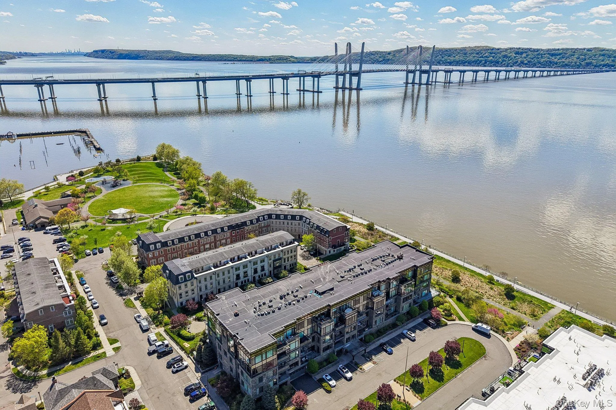 16 Rivers Edge Drive, Greenburgh, NY, 2 Bedrooms Bedrooms, 7 Rooms Rooms,2 BathroomsBathrooms,Residential,For Rent,Rivers Edge,0,1042142 16 Rivers Edge Drive, Greenburgh, NY, 2 Bedrooms Bedrooms, 7 Rooms Rooms,2 BathroomsBathrooms,Residential,For Rent,Rivers Edge,0,1042142