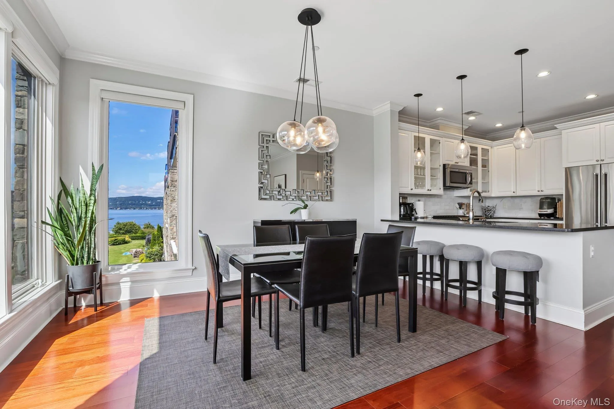 Host all your friends in your riverfront Hudson Harbor home Host all your friends in your riverfront Hudson Harbor home