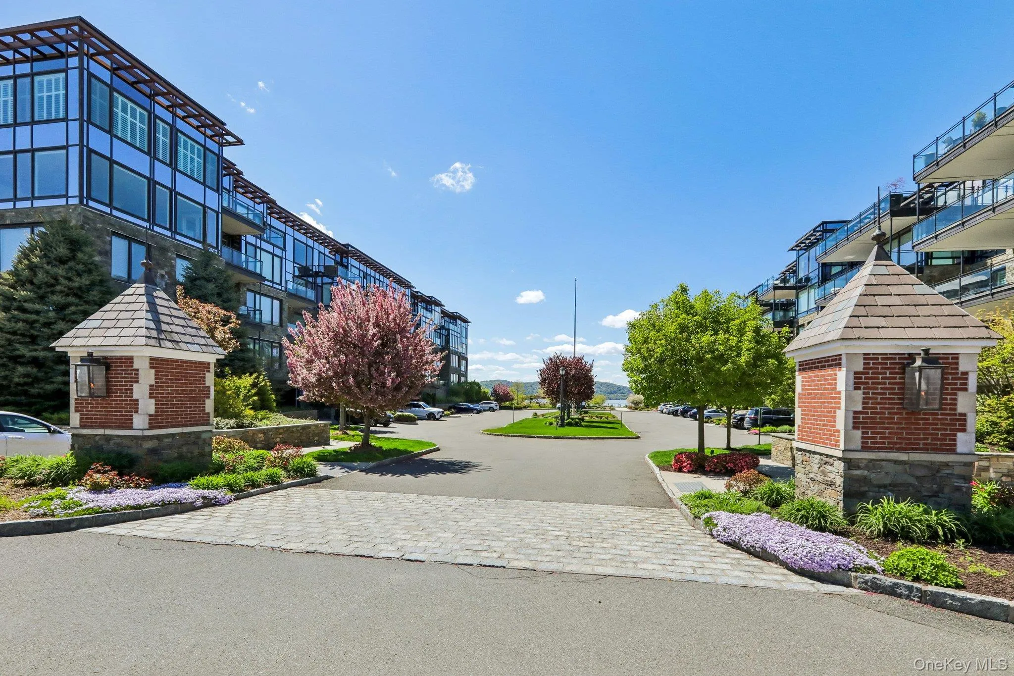 16 Rivers Edge Drive, Greenburgh, NY, 2 Bedrooms Bedrooms, 7 Rooms Rooms,2 BathroomsBathrooms,Residential,For Rent,Rivers Edge,0,1042142 16 Rivers Edge Drive, Greenburgh, NY, 2 Bedrooms Bedrooms, 7 Rooms Rooms,2 BathroomsBathrooms,Residential,For Rent,Rivers Edge,0,1042142