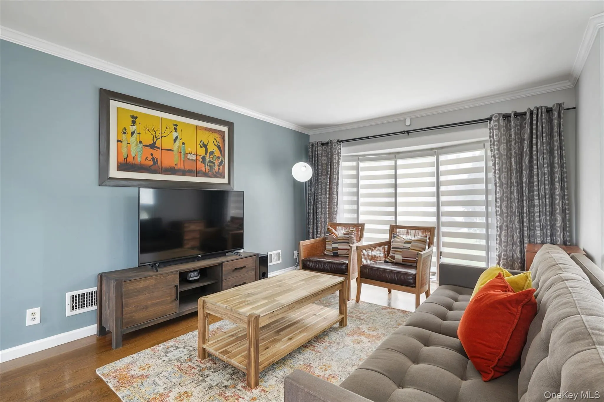 Hardwood flooring, recessed lighting, large bay window. Hardwood flooring, recessed lighting, large bay window.