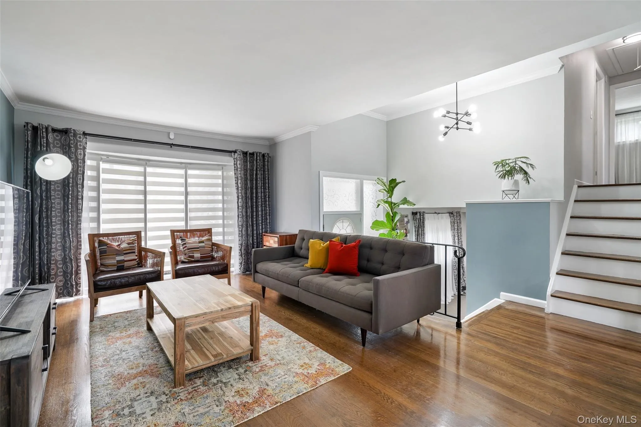 Hardwood flooring, recessed lighting, large bay window. Hardwood flooring, recessed lighting, large bay window.
