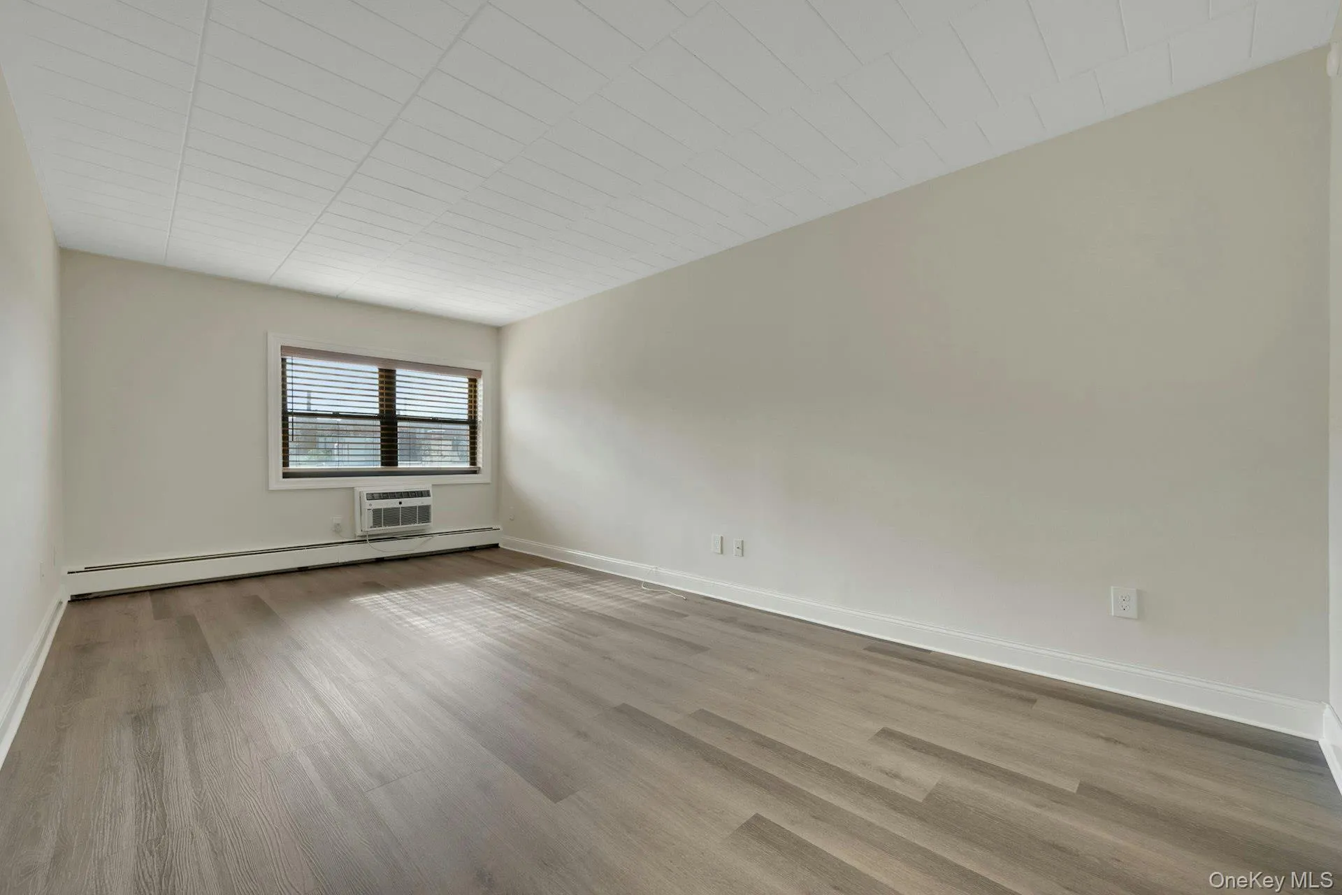 2 Park Avenue, Eastchester, NY, 1 Bedroom Bedrooms, 3 Rooms Rooms,1 BathroomBathrooms,Residential Lease,For Rent,Park,0,1042149 2 Park Avenue, Eastchester, NY, 1 Bedroom Bedrooms, 3 Rooms Rooms,1 BathroomBathrooms,Residential Lease,For Rent,Park,0,1042149