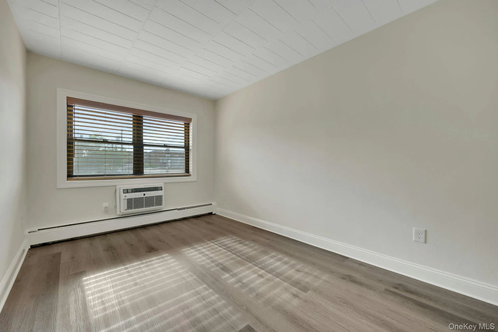 2 Park Avenue, Eastchester, NY, 1 Bedroom Bedrooms, 3 Rooms Rooms,1 BathroomBathrooms,Residential Lease,For Rent,Park,0,1042149 2 Park Avenue, Eastchester, NY, 1 Bedroom Bedrooms, 3 Rooms Rooms,1 BathroomBathrooms,Residential Lease,For Rent,Park,0,1042149