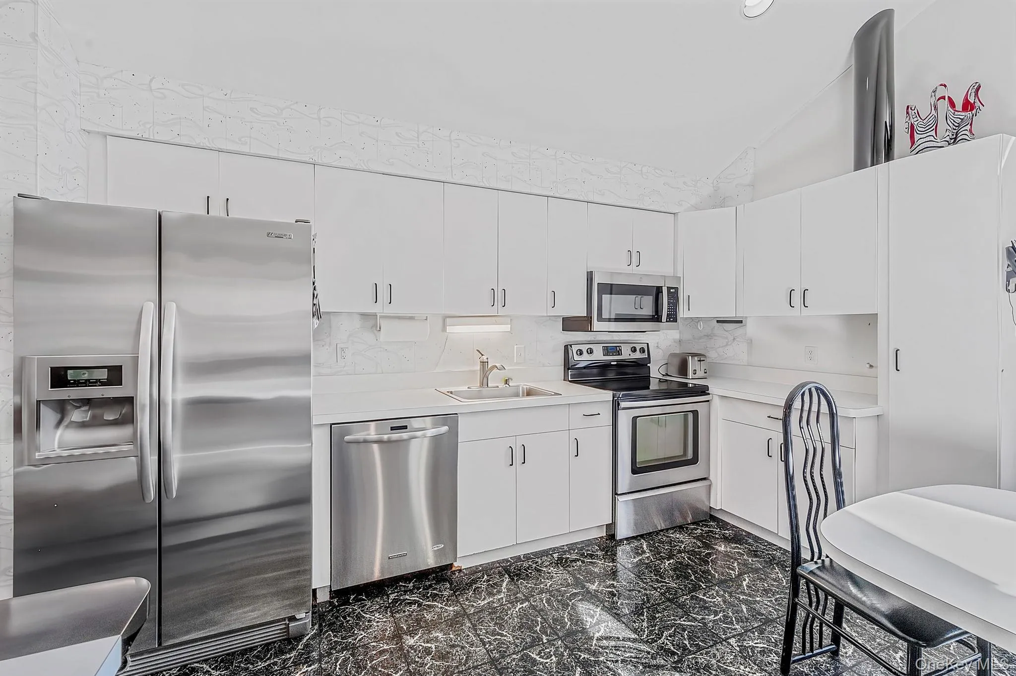 48 Oak Avenue, Smithtown, NY, 3 Bedrooms Bedrooms, 10 Rooms Rooms,3 BathroomsBathrooms,Residential,For Rent,Oak,0,1042150 48 Oak Avenue, Smithtown, NY, 3 Bedrooms Bedrooms, 10 Rooms Rooms,3 BathroomsBathrooms,Residential,For Rent,Oak,0,1042150