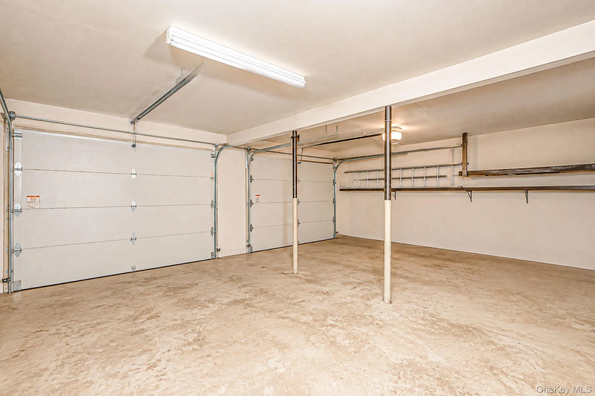 48 Oak Avenue, Smithtown, NY, 3 Bedrooms Bedrooms, 10 Rooms Rooms,3 BathroomsBathrooms,Residential,For Rent,Oak,0,1042150 48 Oak Avenue, Smithtown, NY, 3 Bedrooms Bedrooms, 10 Rooms Rooms,3 BathroomsBathrooms,Residential,For Rent,Oak,0,1042150