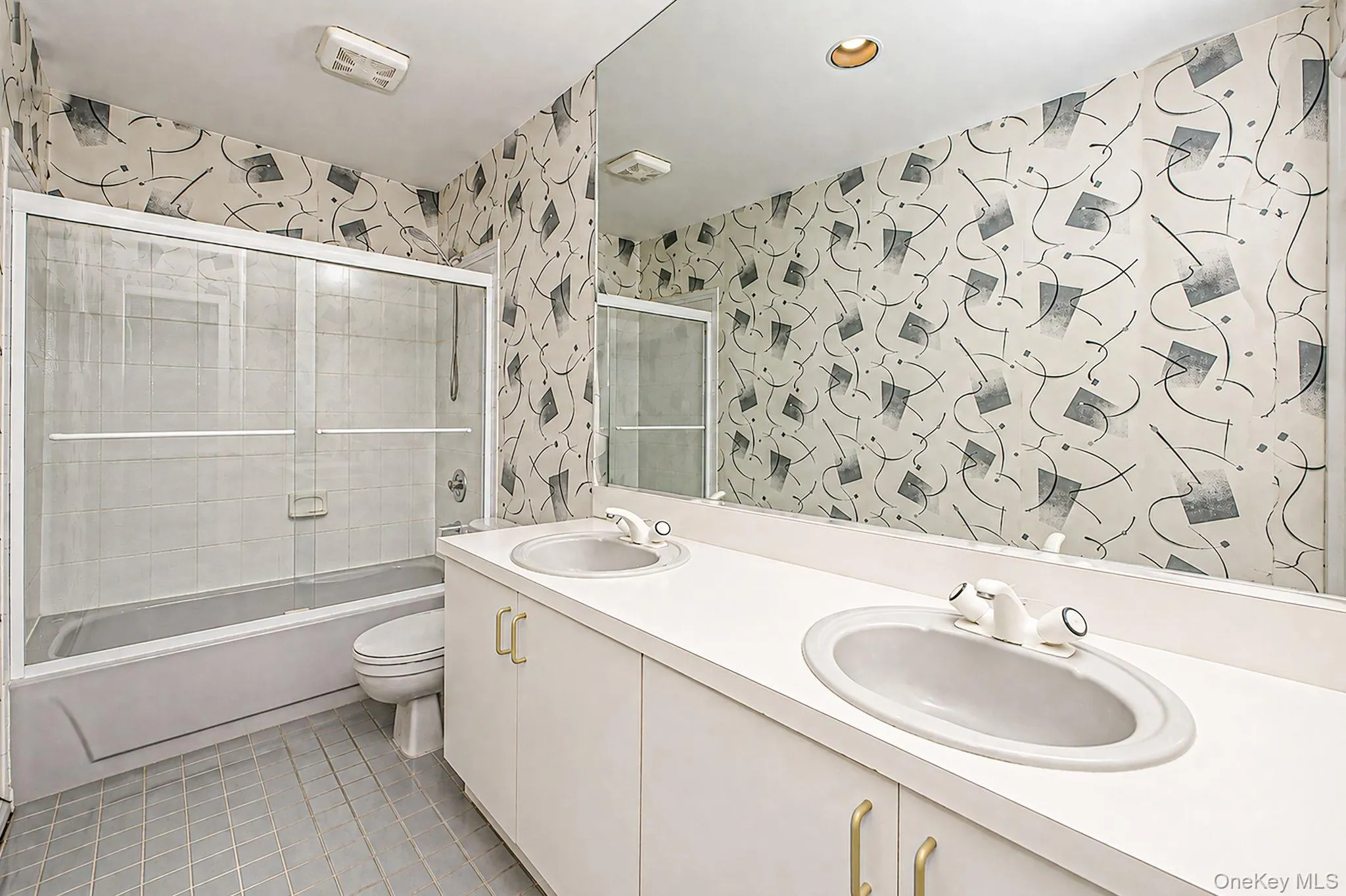 48 Oak Avenue, Smithtown, NY, 3 Bedrooms Bedrooms, 10 Rooms Rooms,3 BathroomsBathrooms,Residential,For Rent,Oak,0,1042150 48 Oak Avenue, Smithtown, NY, 3 Bedrooms Bedrooms, 10 Rooms Rooms,3 BathroomsBathrooms,Residential,For Rent,Oak,0,1042150