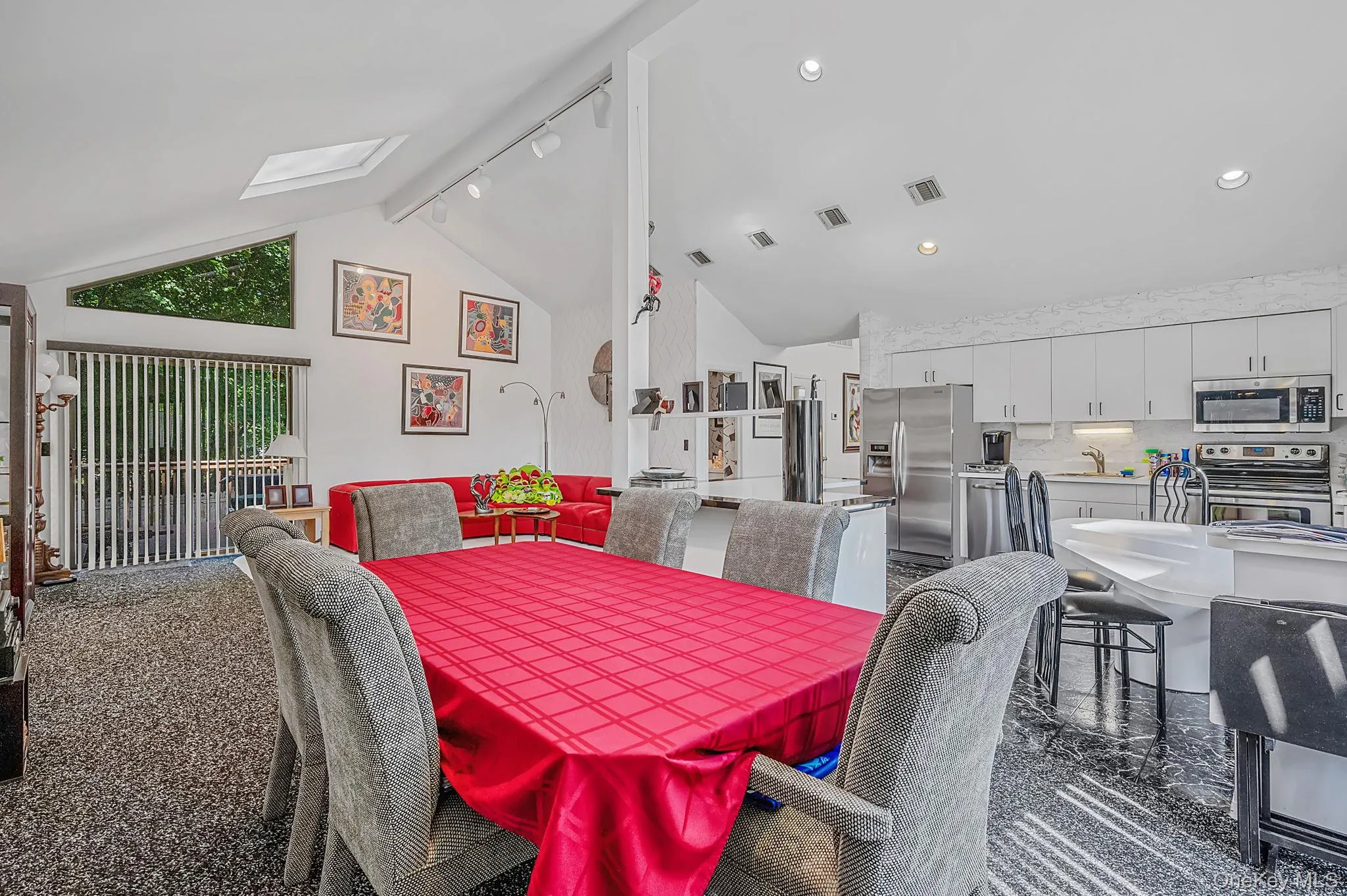 48 Oak Avenue, Smithtown, NY, 3 Bedrooms Bedrooms, 10 Rooms Rooms,3 BathroomsBathrooms,Residential,For Rent,Oak,0,1042150 48 Oak Avenue, Smithtown, NY, 3 Bedrooms Bedrooms, 10 Rooms Rooms,3 BathroomsBathrooms,Residential,For Rent,Oak,0,1042150
