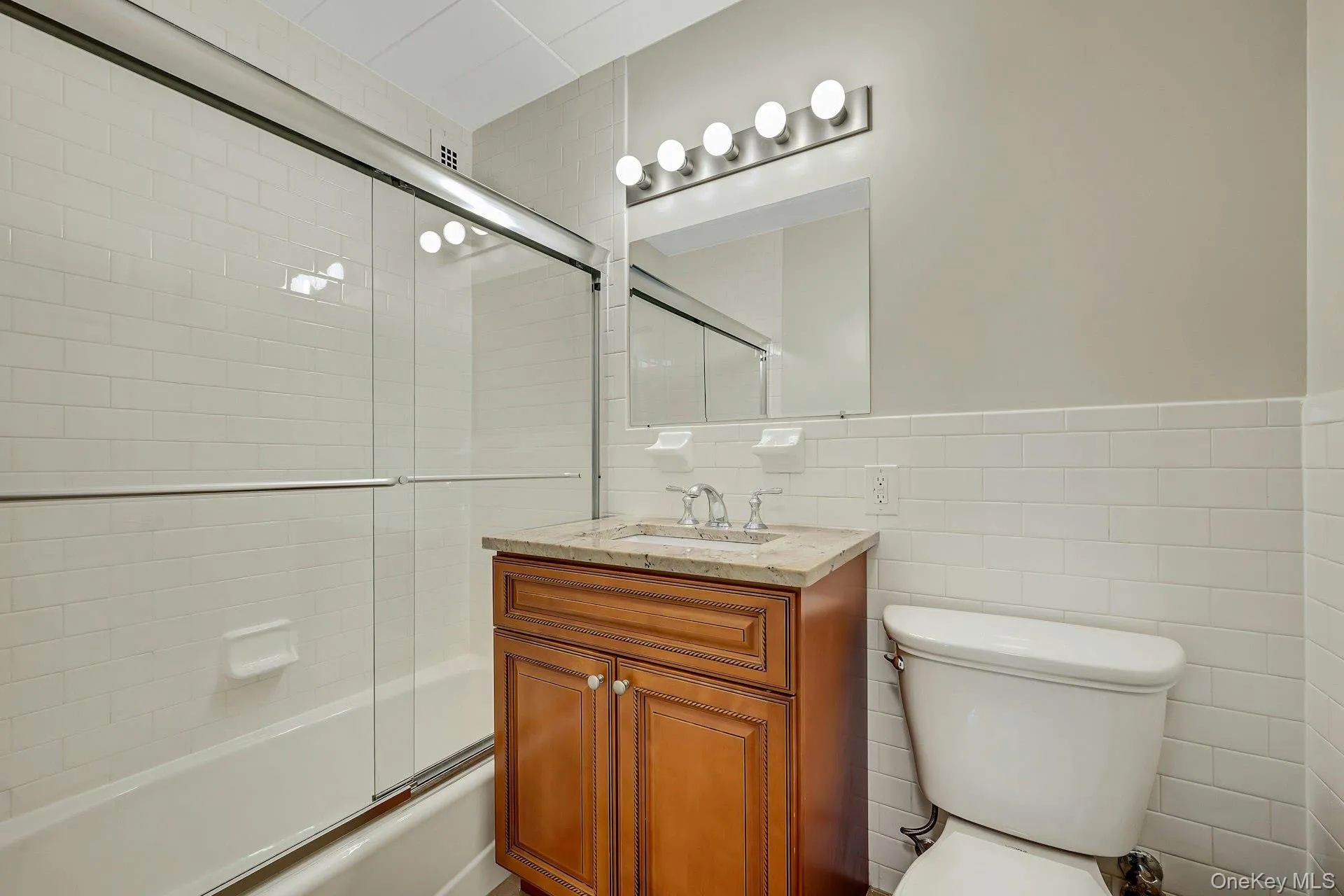 505 White Plains Road, Eastchester, NY, 2 Bedrooms Bedrooms, 3 Rooms Rooms,1 BathroomBathrooms,Residential Lease,For Rent,White Plains,0,1042151 505 White Plains Road, Eastchester, NY, 2 Bedrooms Bedrooms, 3 Rooms Rooms,1 BathroomBathrooms,Residential Lease,For Rent,White Plains,0,1042151