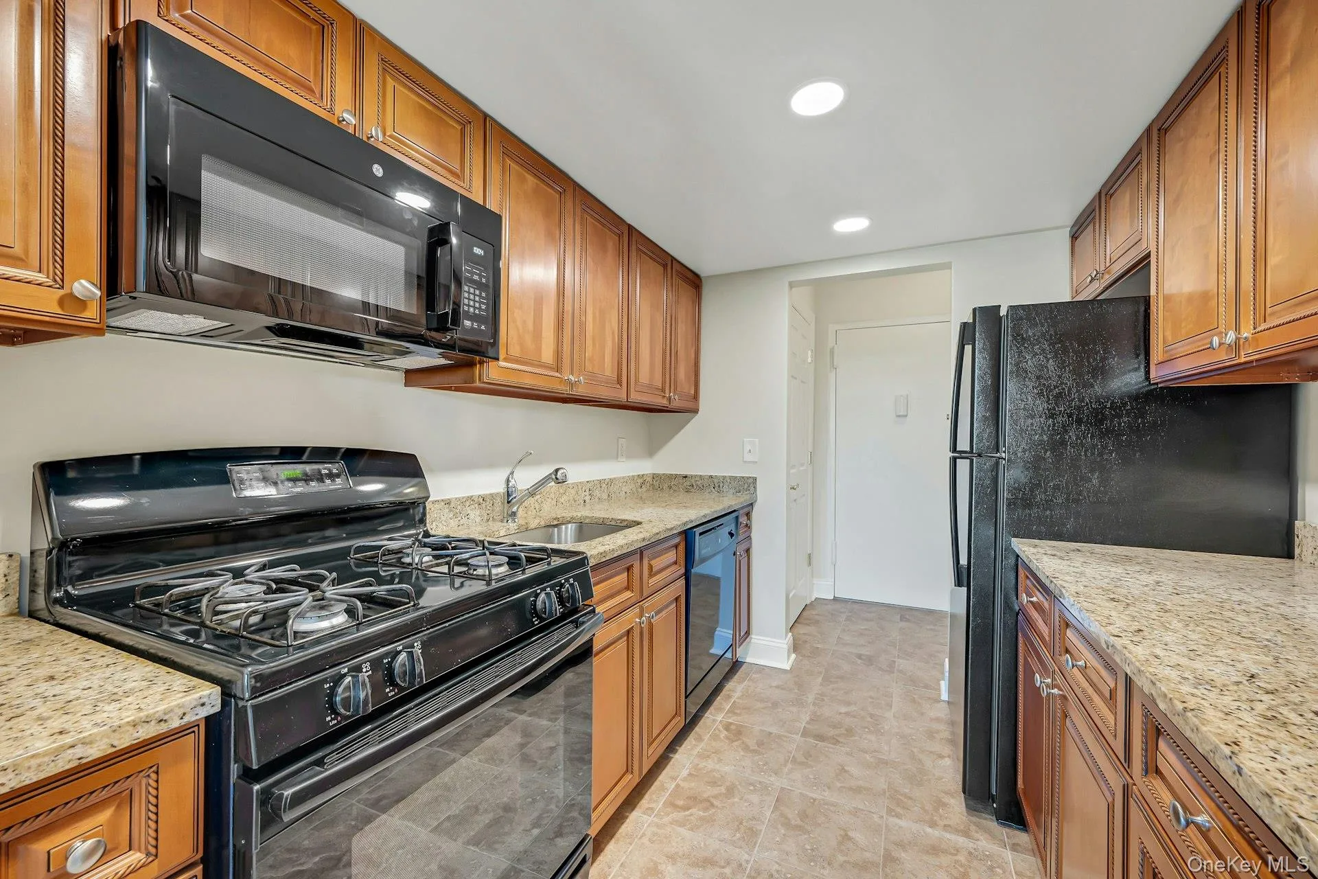 505 White Plains Road, Eastchester, NY, 2 Bedrooms Bedrooms, 3 Rooms Rooms,1 BathroomBathrooms,Residential Lease,For Rent,White Plains,0,1042151 505 White Plains Road, Eastchester, NY, 2 Bedrooms Bedrooms, 3 Rooms Rooms,1 BathroomBathrooms,Residential Lease,For Rent,White Plains,0,1042151