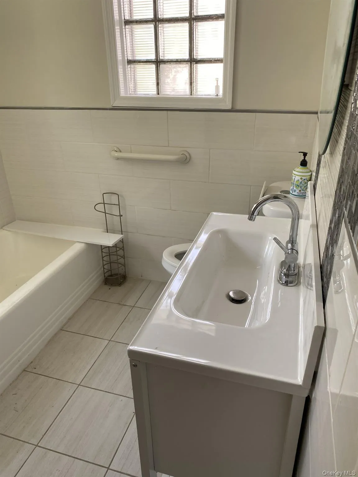 13831 228th Street, New York, NY, 3 Bedrooms Bedrooms, 10 Rooms Rooms,2 BathroomsBathrooms,Residential,For Rent,228th,0,1042154 13831 228th Street, New York, NY, 3 Bedrooms Bedrooms, 10 Rooms Rooms,2 BathroomsBathrooms,Residential,For Rent,228th,0,1042154