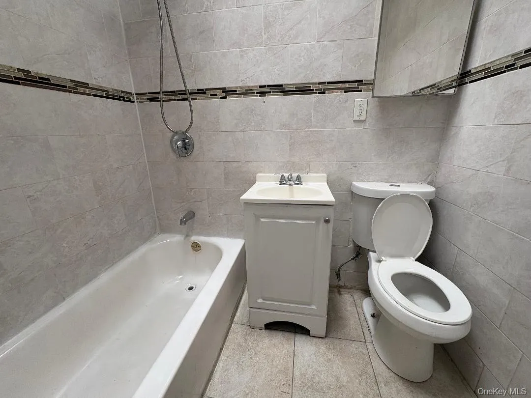 342 194th Street, New York, NY, 3 Bedrooms Bedrooms, 6 Rooms Rooms,1 BathroomBathrooms,Residential Lease,For Rent,194th,0,1042158 342 194th Street, New York, NY, 3 Bedrooms Bedrooms, 6 Rooms Rooms,1 BathroomBathrooms,Residential Lease,For Rent,194th,0,1042158