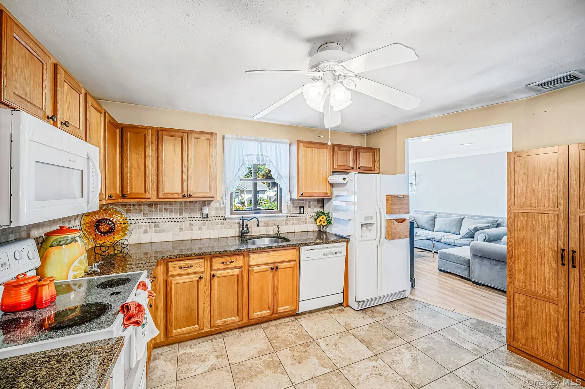 256 Deer Road, Islip, NY, 3 Bedrooms Bedrooms, 5 Rooms Rooms,1 BathroomBathrooms,Residential,For Rent,Deer,0,1042164 256 Deer Road, Islip, NY, 3 Bedrooms Bedrooms, 5 Rooms Rooms,1 BathroomBathrooms,Residential,For Rent,Deer,0,1042164