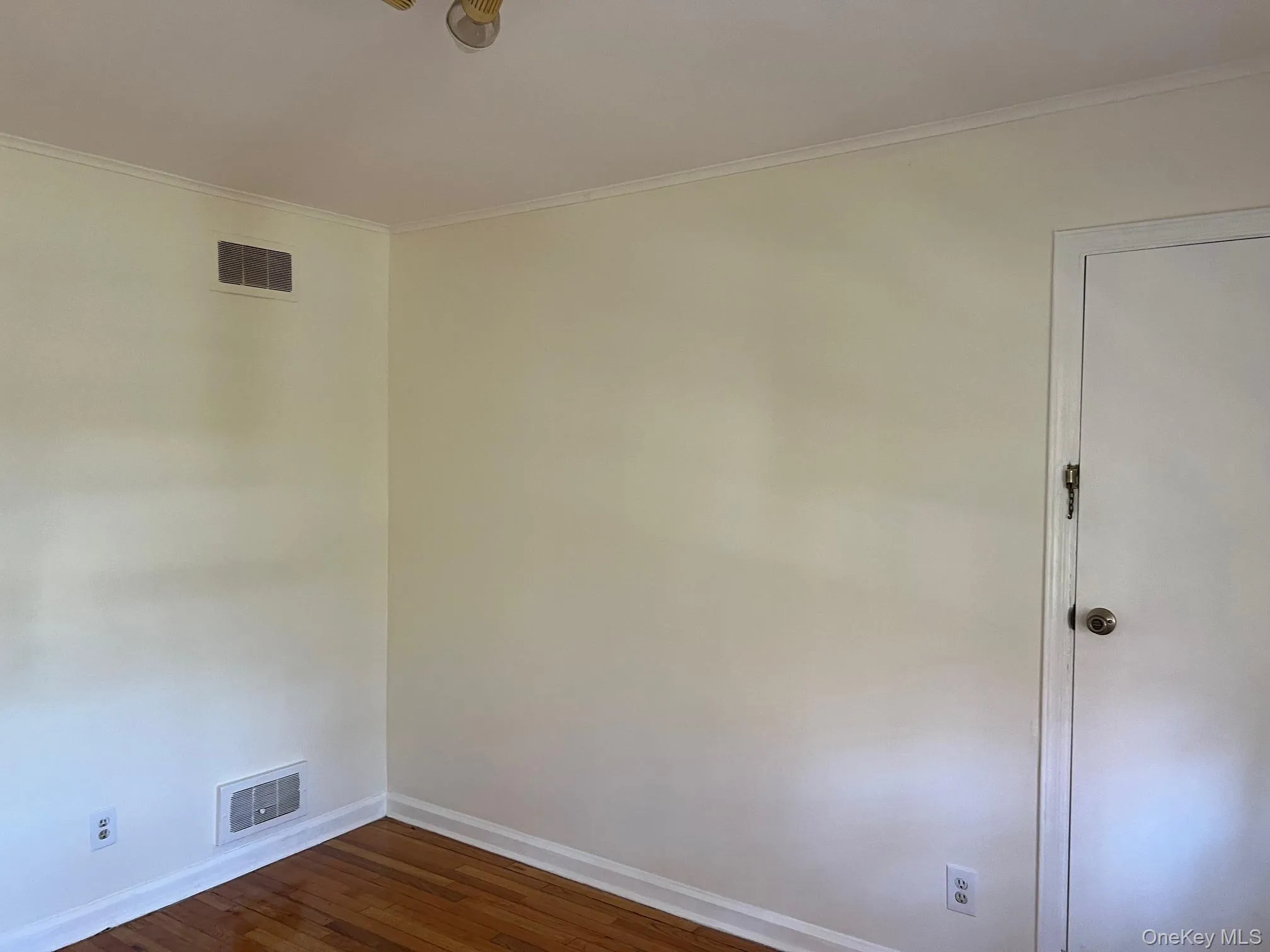 623 Chester Road, Islip, NY, 2 Bedroom Bedrooms, 2 Room Rooms,1 BathroomBathrooms,Residential Lease,For Rent,Chester,0,1042168 623 Chester Road, Islip, NY, 2 Bedroom Bedrooms, 2 Room Rooms,1 BathroomBathrooms,Residential Lease,For Rent,Chester,0,1042168