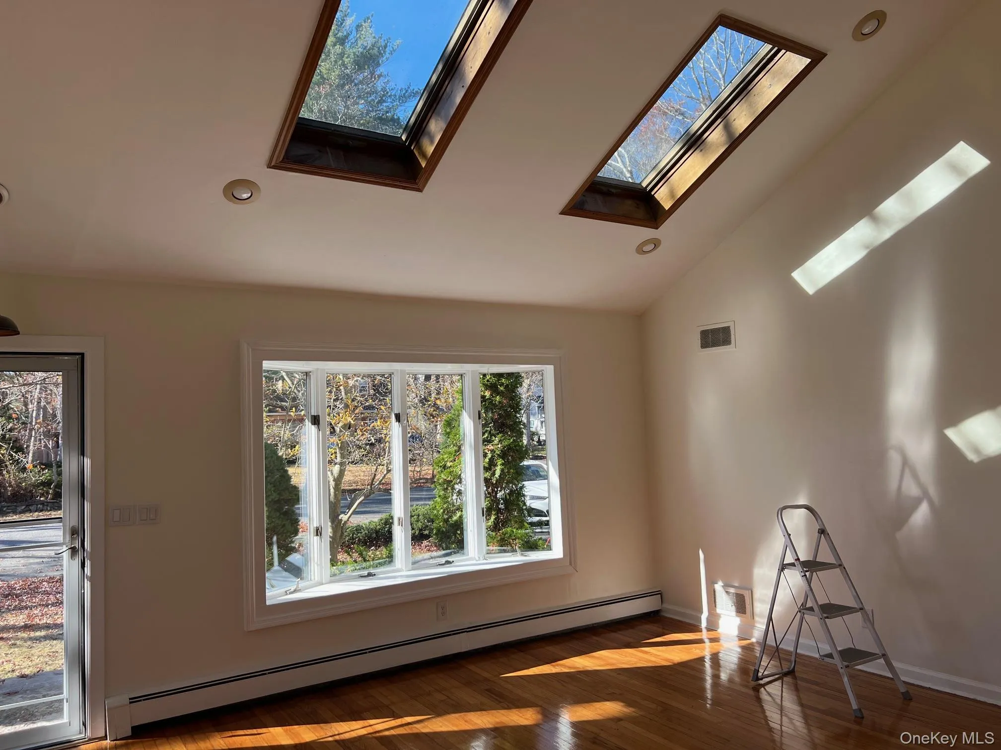 623 Chester Road, Islip, NY, 2 Bedroom Bedrooms, 2 Room Rooms,1 BathroomBathrooms,Residential Lease,For Rent,Chester,0,1042168 623 Chester Road, Islip, NY, 2 Bedroom Bedrooms, 2 Room Rooms,1 BathroomBathrooms,Residential Lease,For Rent,Chester,0,1042168