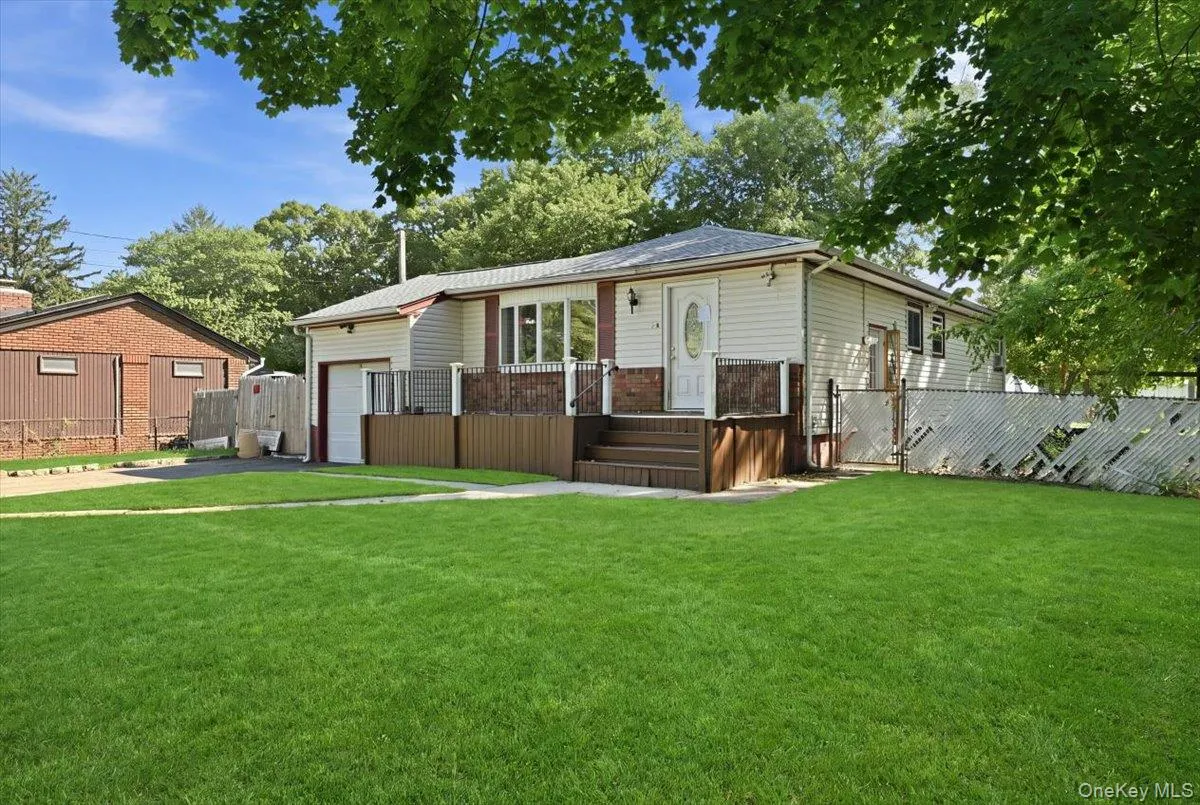 1127A Bay Shore Avenue, Islip, NY, 3 Bedrooms Bedrooms, 12 Rooms Rooms,2 BathroomsBathrooms,Residential,For Rent,Bay Shore,0,1042181 1127A Bay Shore Avenue, Islip, NY, 3 Bedrooms Bedrooms, 12 Rooms Rooms,2 BathroomsBathrooms,Residential,For Rent,Bay Shore,0,1042181