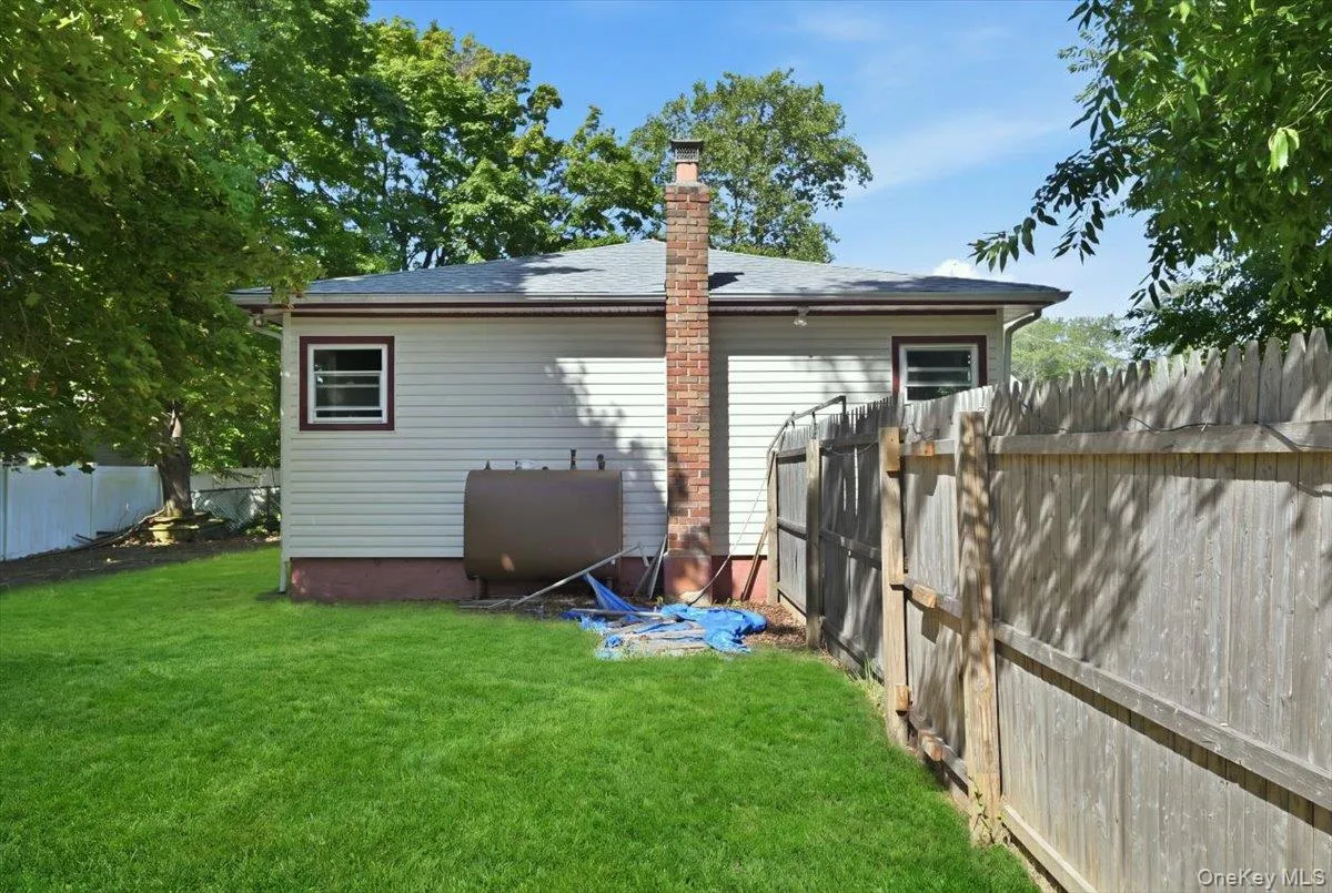 1127A Bay Shore Avenue, Islip, NY, 3 Bedrooms Bedrooms, 12 Rooms Rooms,2 BathroomsBathrooms,Residential,For Rent,Bay Shore,0,1042181 1127A Bay Shore Avenue, Islip, NY, 3 Bedrooms Bedrooms, 12 Rooms Rooms,2 BathroomsBathrooms,Residential,For Rent,Bay Shore,0,1042181