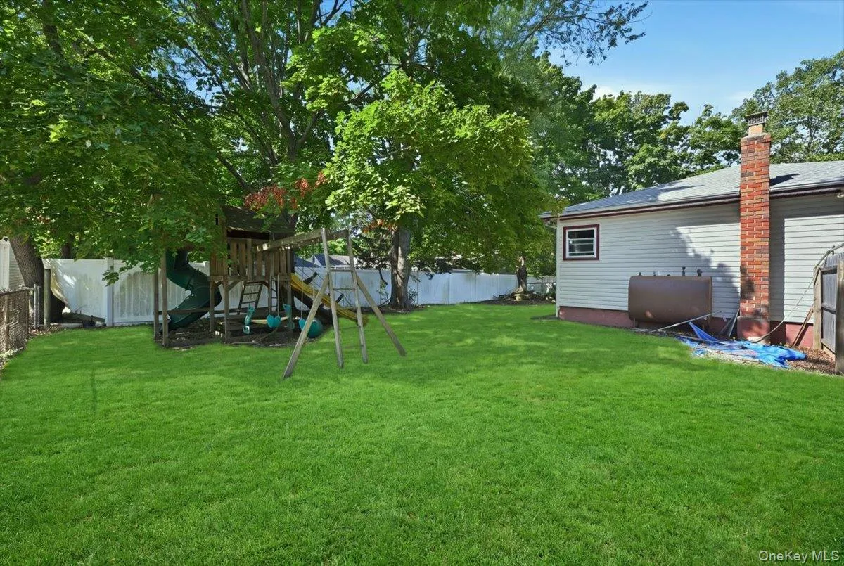 1127A Bay Shore Avenue, Islip, NY, 3 Bedrooms Bedrooms, 12 Rooms Rooms,2 BathroomsBathrooms,Residential,For Rent,Bay Shore,0,1042181 1127A Bay Shore Avenue, Islip, NY, 3 Bedrooms Bedrooms, 12 Rooms Rooms,2 BathroomsBathrooms,Residential,For Rent,Bay Shore,0,1042181
