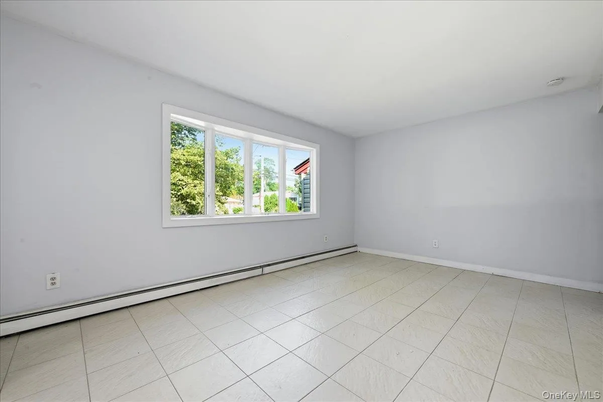 1127A Bay Shore Avenue, Islip, NY, 3 Bedrooms Bedrooms, 12 Rooms Rooms,2 BathroomsBathrooms,Residential,For Rent,Bay Shore,0,1042181 1127A Bay Shore Avenue, Islip, NY, 3 Bedrooms Bedrooms, 12 Rooms Rooms,2 BathroomsBathrooms,Residential,For Rent,Bay Shore,0,1042181