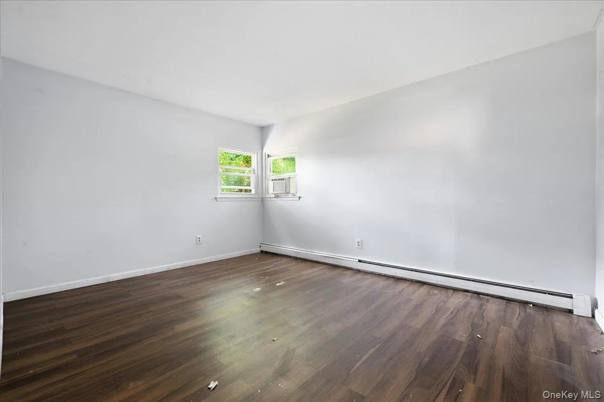 1127A Bay Shore Avenue, Islip, NY, 3 Bedrooms Bedrooms, 12 Rooms Rooms,2 BathroomsBathrooms,Residential,For Rent,Bay Shore,0,1042181 1127A Bay Shore Avenue, Islip, NY, 3 Bedrooms Bedrooms, 12 Rooms Rooms,2 BathroomsBathrooms,Residential,For Rent,Bay Shore,0,1042181