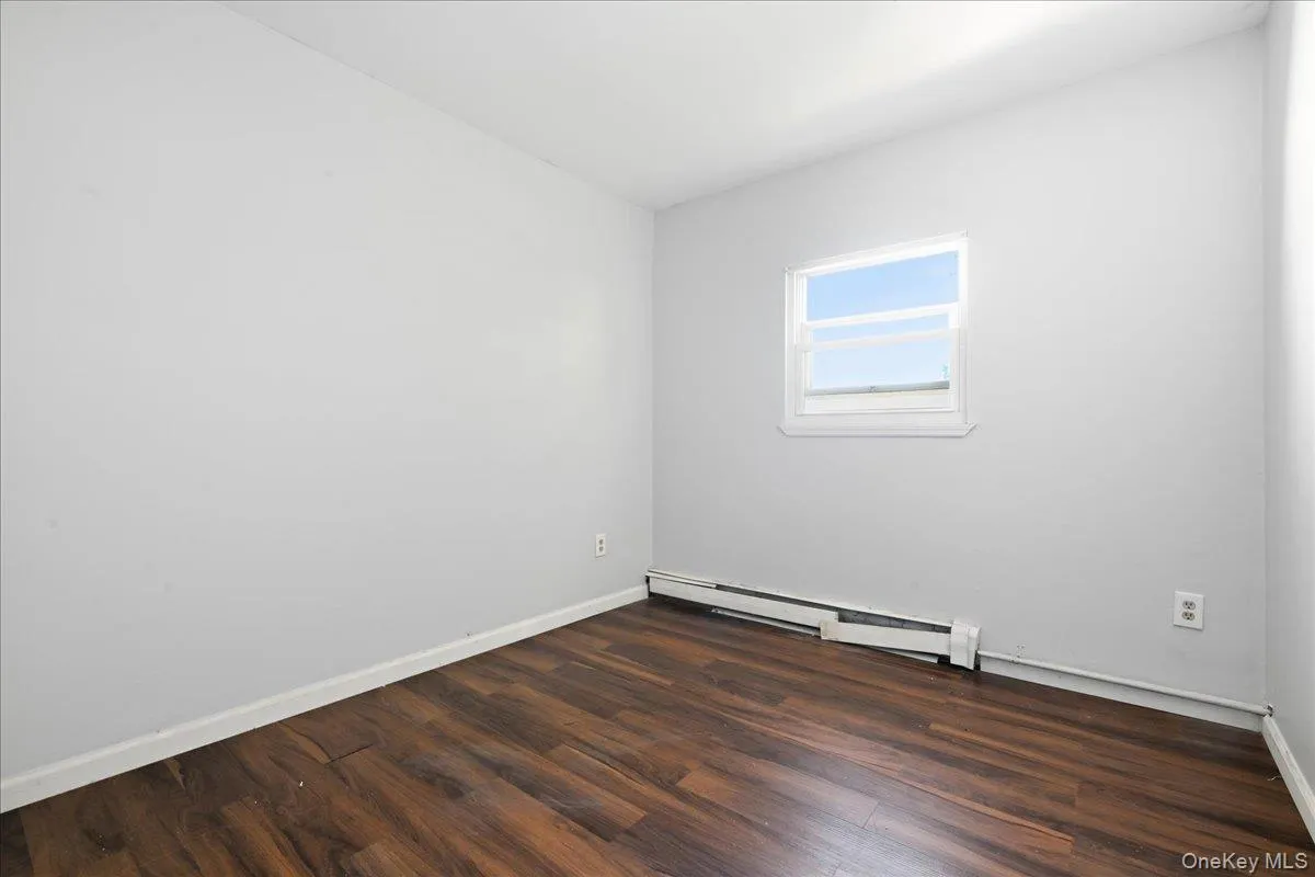 1127A Bay Shore Avenue, Islip, NY, 3 Bedrooms Bedrooms, 12 Rooms Rooms,2 BathroomsBathrooms,Residential,For Rent,Bay Shore,0,1042181 1127A Bay Shore Avenue, Islip, NY, 3 Bedrooms Bedrooms, 12 Rooms Rooms,2 BathroomsBathrooms,Residential,For Rent,Bay Shore,0,1042181