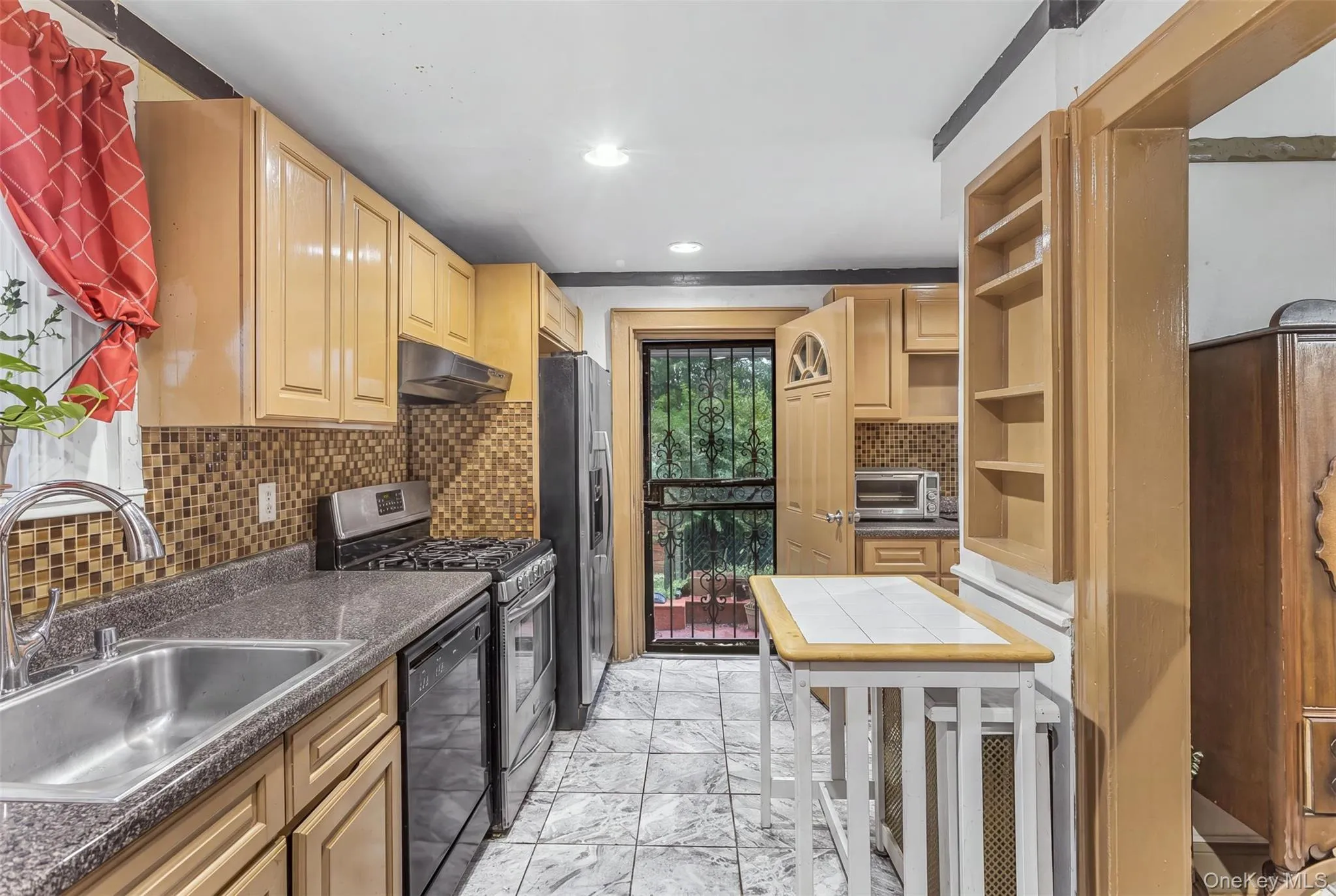 24102 142nd Avenue, New York, NY, 3 Bedrooms Bedrooms, 11 Rooms Rooms,2 BathroomsBathrooms,Residential,For Rent,142nd,0,1042186 24102 142nd Avenue, New York, NY, 3 Bedrooms Bedrooms, 11 Rooms Rooms,2 BathroomsBathrooms,Residential,For Rent,142nd,0,1042186