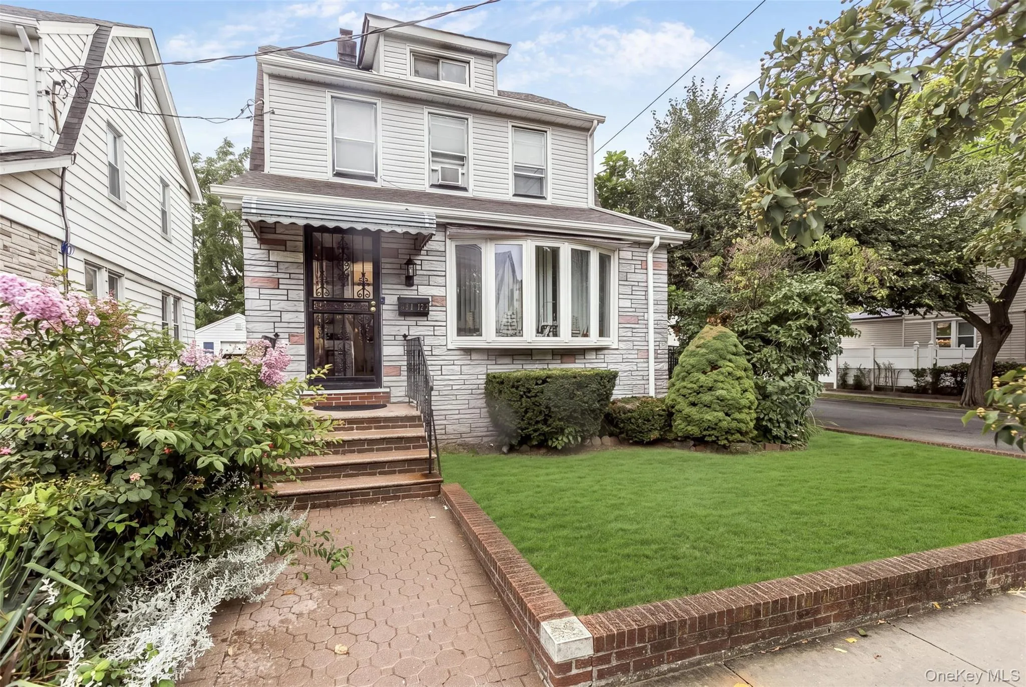 24102 142nd Avenue, New York, NY, 3 Bedrooms Bedrooms, 11 Rooms Rooms,2 BathroomsBathrooms,Residential,For Rent,142nd,0,1042186 24102 142nd Avenue, New York, NY, 3 Bedrooms Bedrooms, 11 Rooms Rooms,2 BathroomsBathrooms,Residential,For Rent,142nd,0,1042186