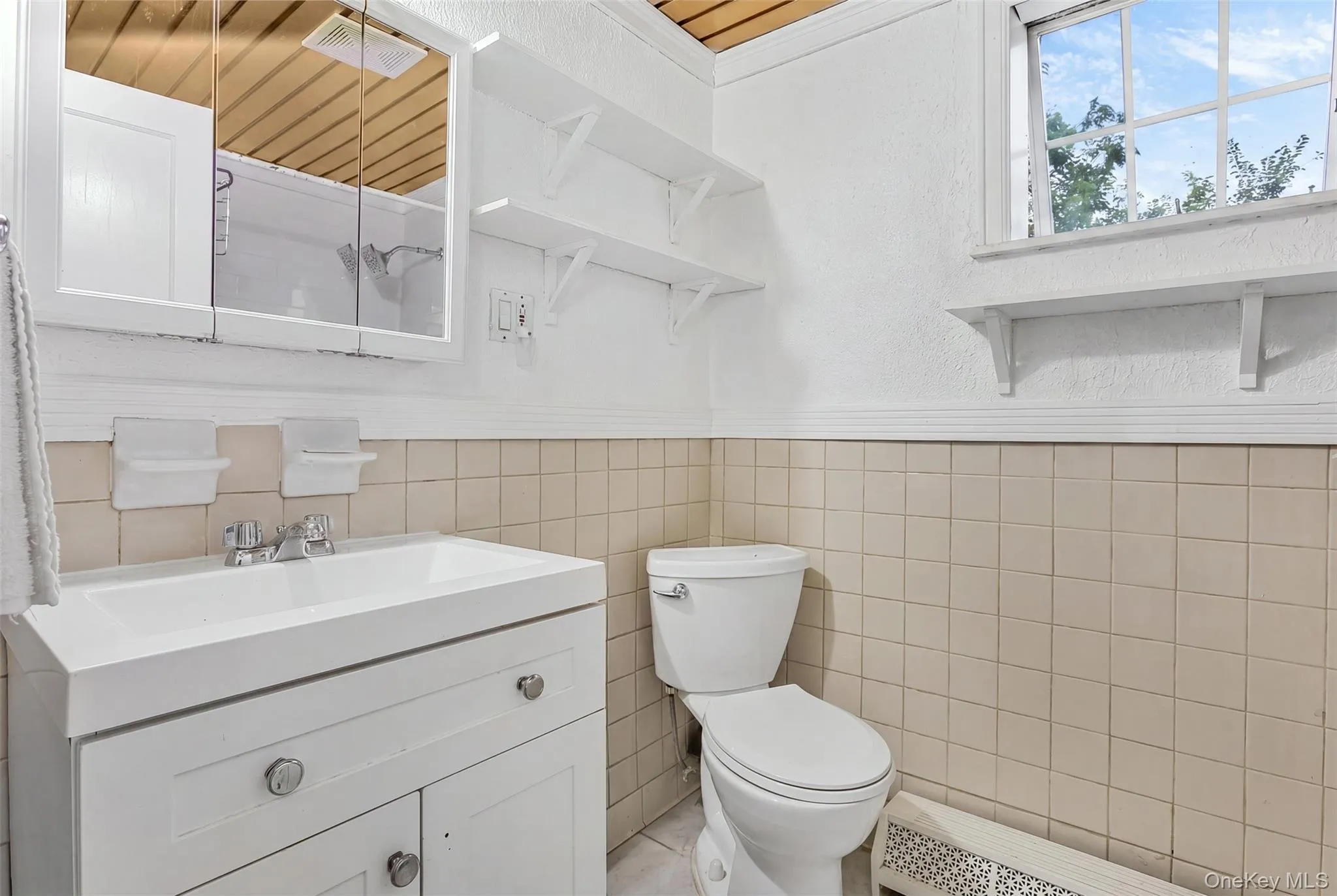 24102 142nd Avenue, New York, NY, 3 Bedrooms Bedrooms, 11 Rooms Rooms,2 BathroomsBathrooms,Residential,For Rent,142nd,0,1042186 24102 142nd Avenue, New York, NY, 3 Bedrooms Bedrooms, 11 Rooms Rooms,2 BathroomsBathrooms,Residential,For Rent,142nd,0,1042186