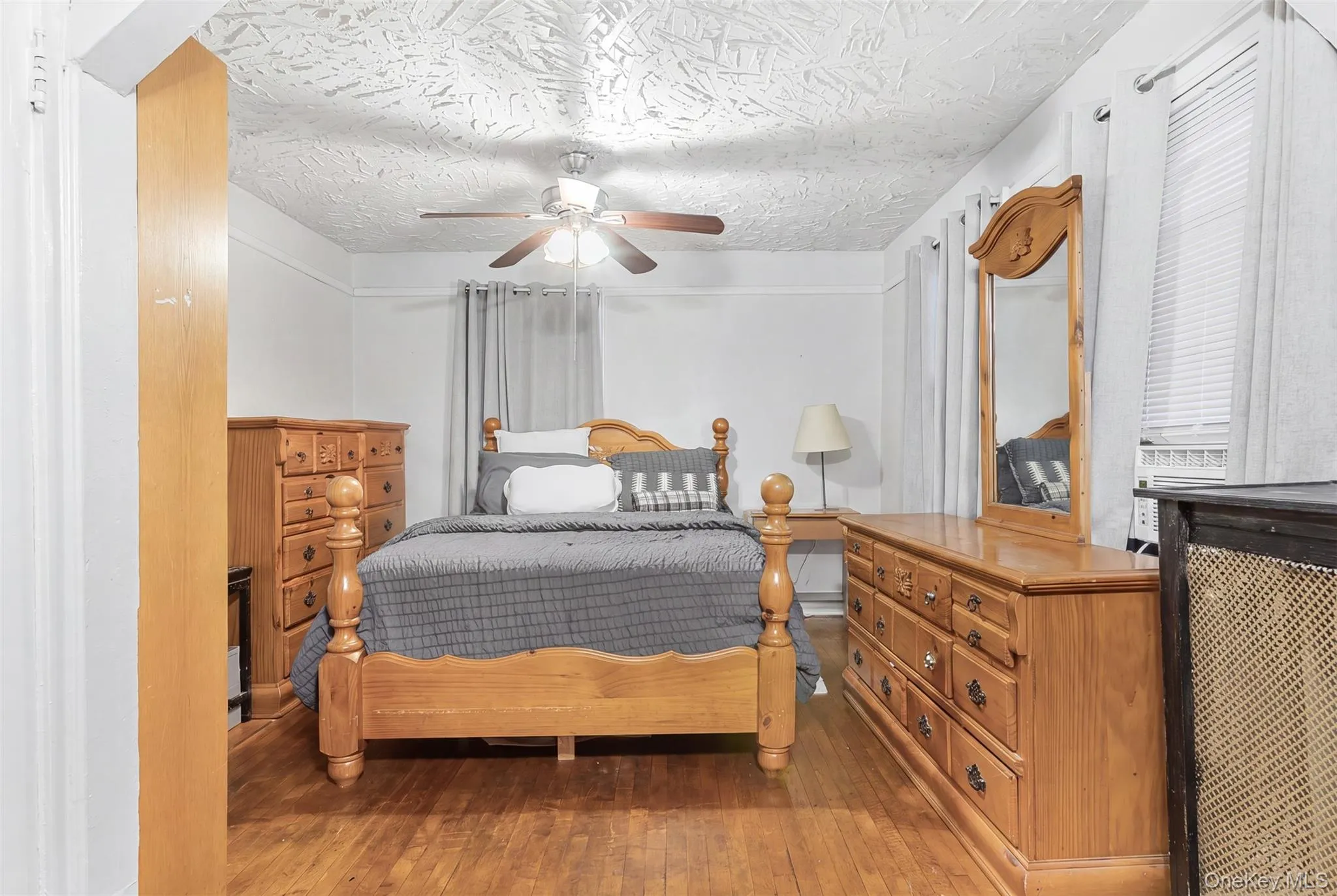 24102 142nd Avenue, New York, NY, 3 Bedrooms Bedrooms, 11 Rooms Rooms,2 BathroomsBathrooms,Residential,For Rent,142nd,0,1042186 24102 142nd Avenue, New York, NY, 3 Bedrooms Bedrooms, 11 Rooms Rooms,2 BathroomsBathrooms,Residential,For Rent,142nd,0,1042186