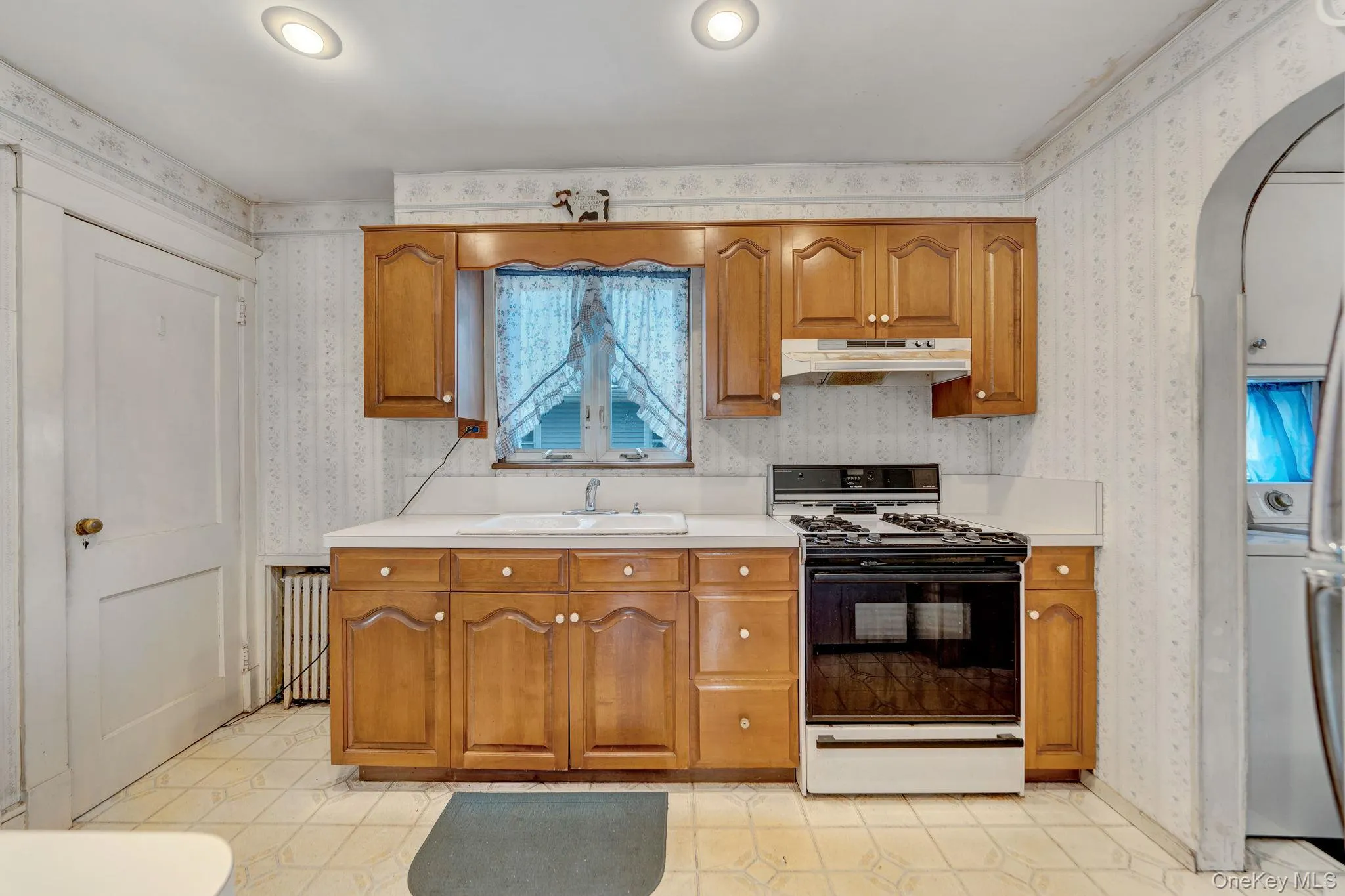 55 Mc Kinley Avenue, Oyster Bay, NY, 3 Bedrooms Bedrooms, 9 Rooms Rooms,2 BathroomsBathrooms,Residential,For Rent,Mc Kinley,0,1042188 55 Mc Kinley Avenue, Oyster Bay, NY, 3 Bedrooms Bedrooms, 9 Rooms Rooms,2 BathroomsBathrooms,Residential,For Rent,Mc Kinley,0,1042188