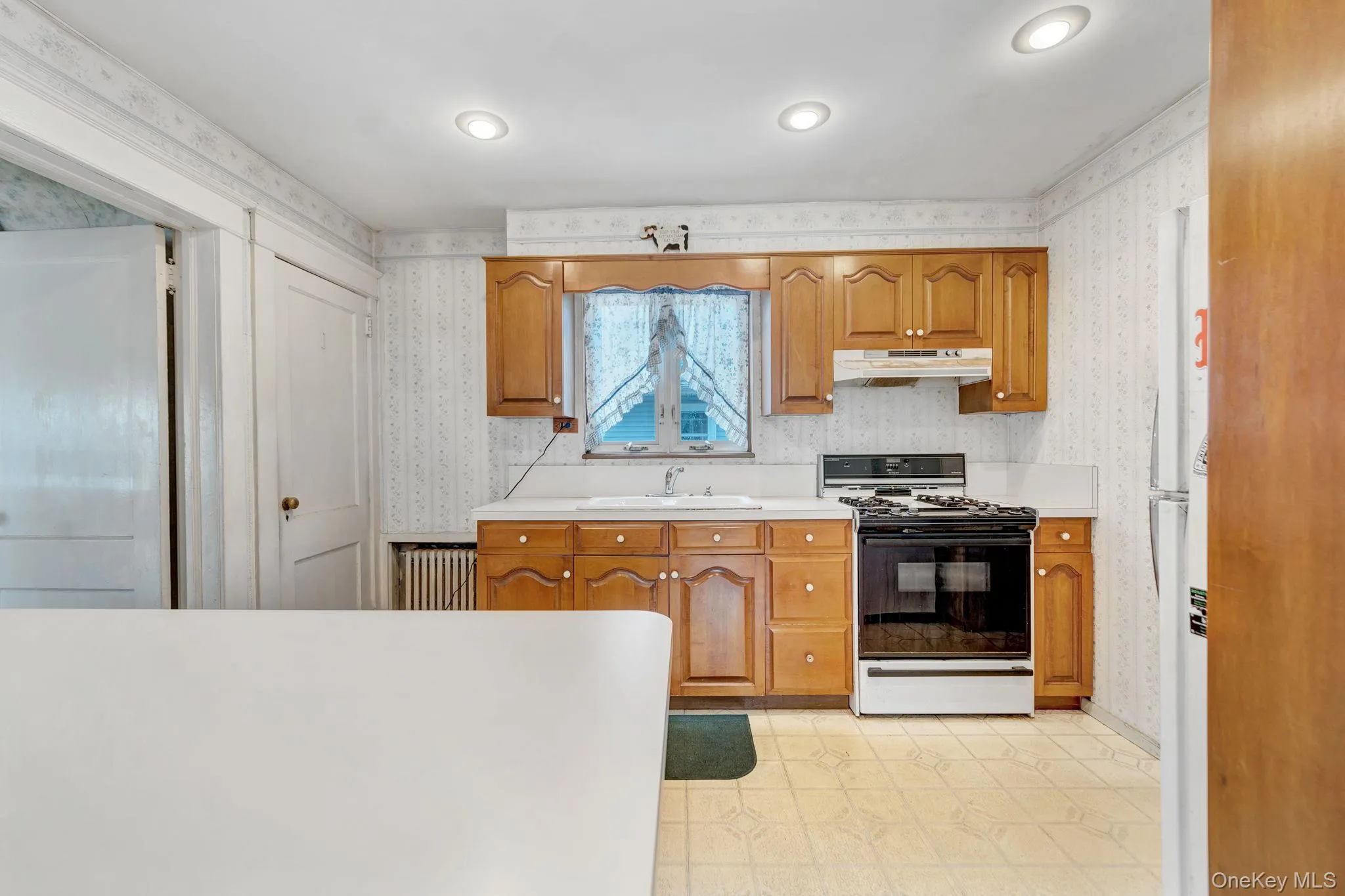 55 Mc Kinley Avenue, Oyster Bay, NY, 3 Bedrooms Bedrooms, 9 Rooms Rooms,2 BathroomsBathrooms,Residential,For Rent,Mc Kinley,0,1042188 55 Mc Kinley Avenue, Oyster Bay, NY, 3 Bedrooms Bedrooms, 9 Rooms Rooms,2 BathroomsBathrooms,Residential,For Rent,Mc Kinley,0,1042188
