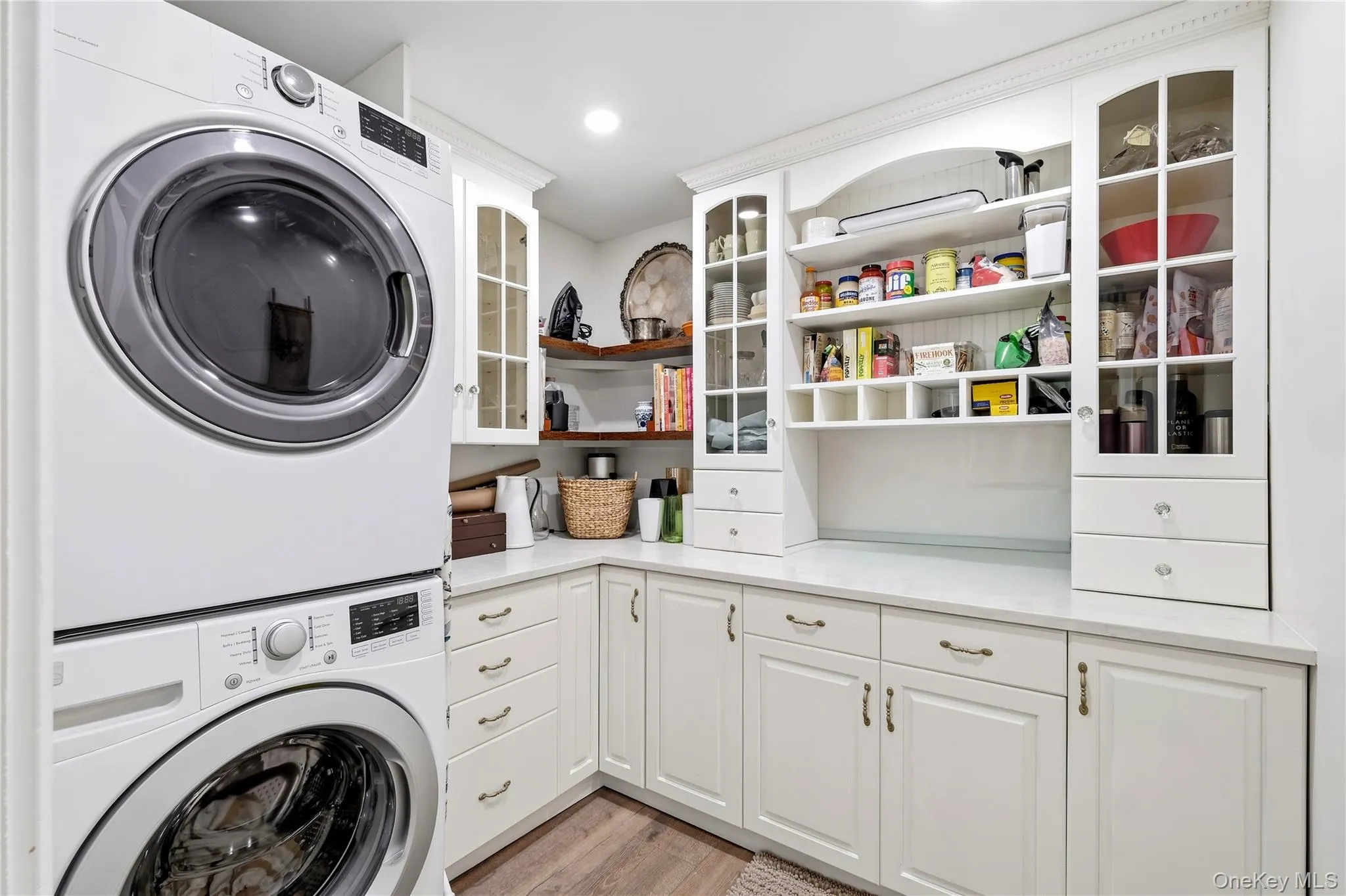 61 Ocean Avenue, Islip, NY, 8 Bedrooms Bedrooms, 14 Rooms Rooms,5 BathroomsBathrooms,Residential,For Rent,Ocean,0,1042189 61 Ocean Avenue, Islip, NY, 8 Bedrooms Bedrooms, 14 Rooms Rooms,5 BathroomsBathrooms,Residential,For Rent,Ocean,0,1042189